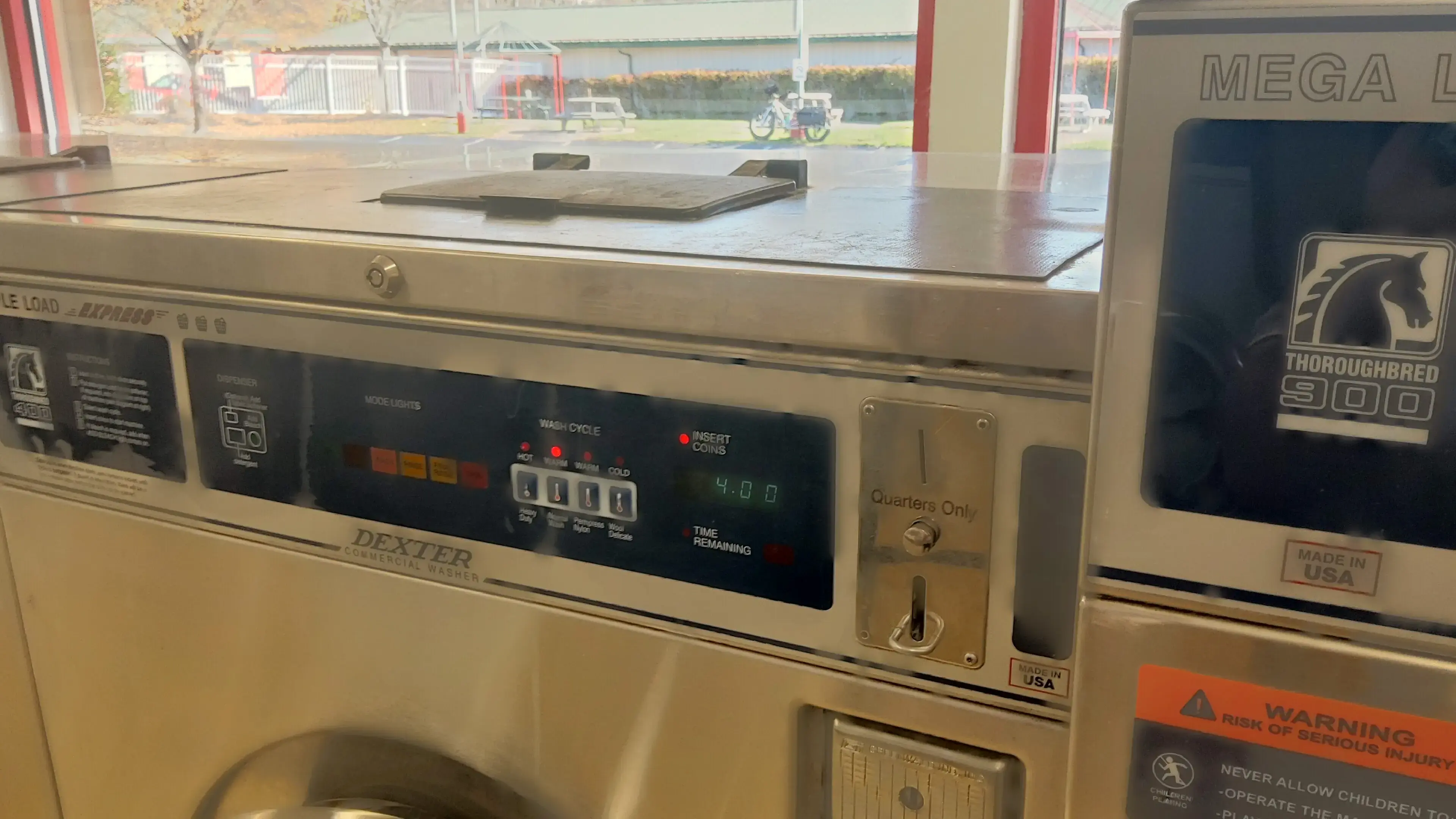 Colonie Laundromat thumbnail 15