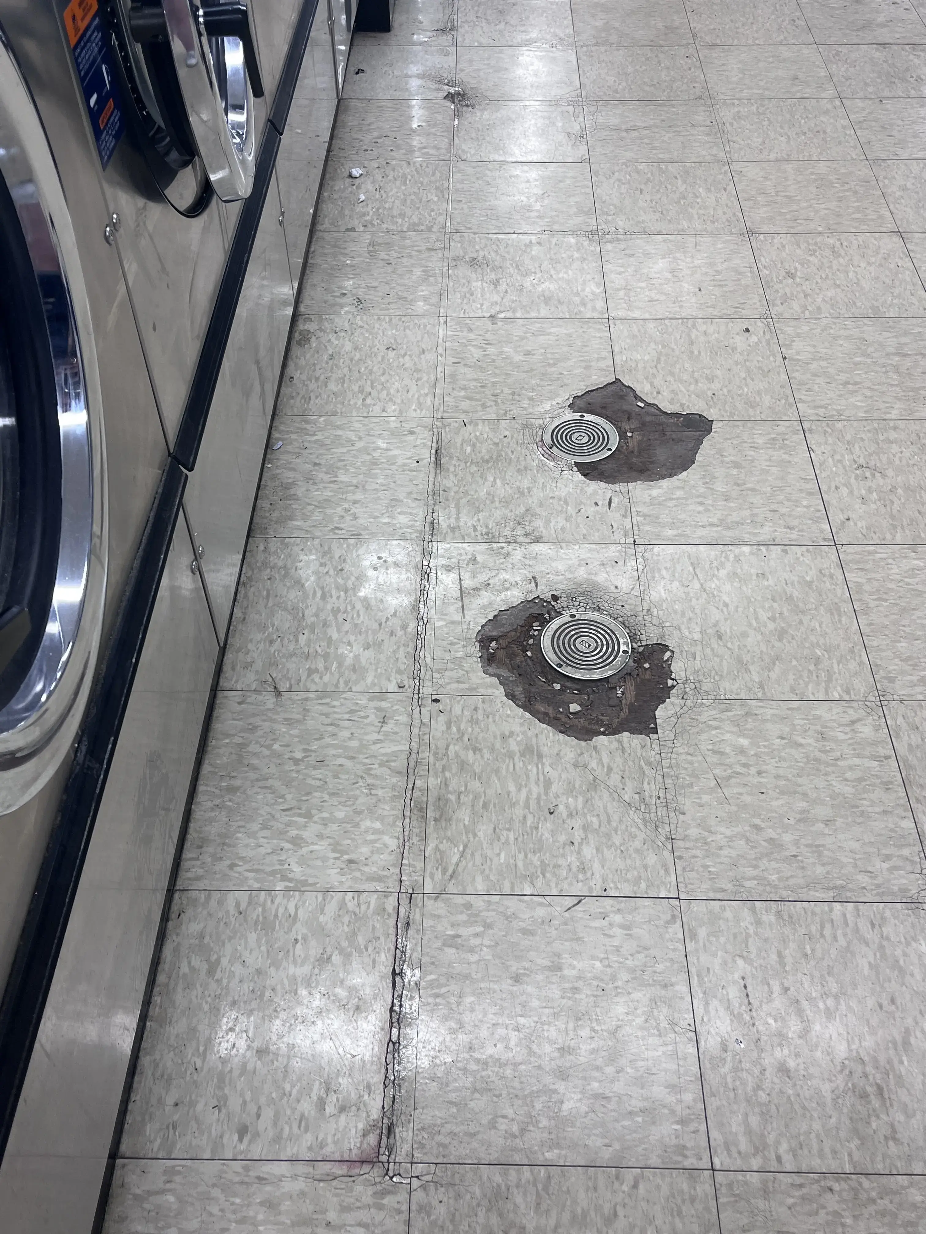 Colonie Laundromat thumbnail 13