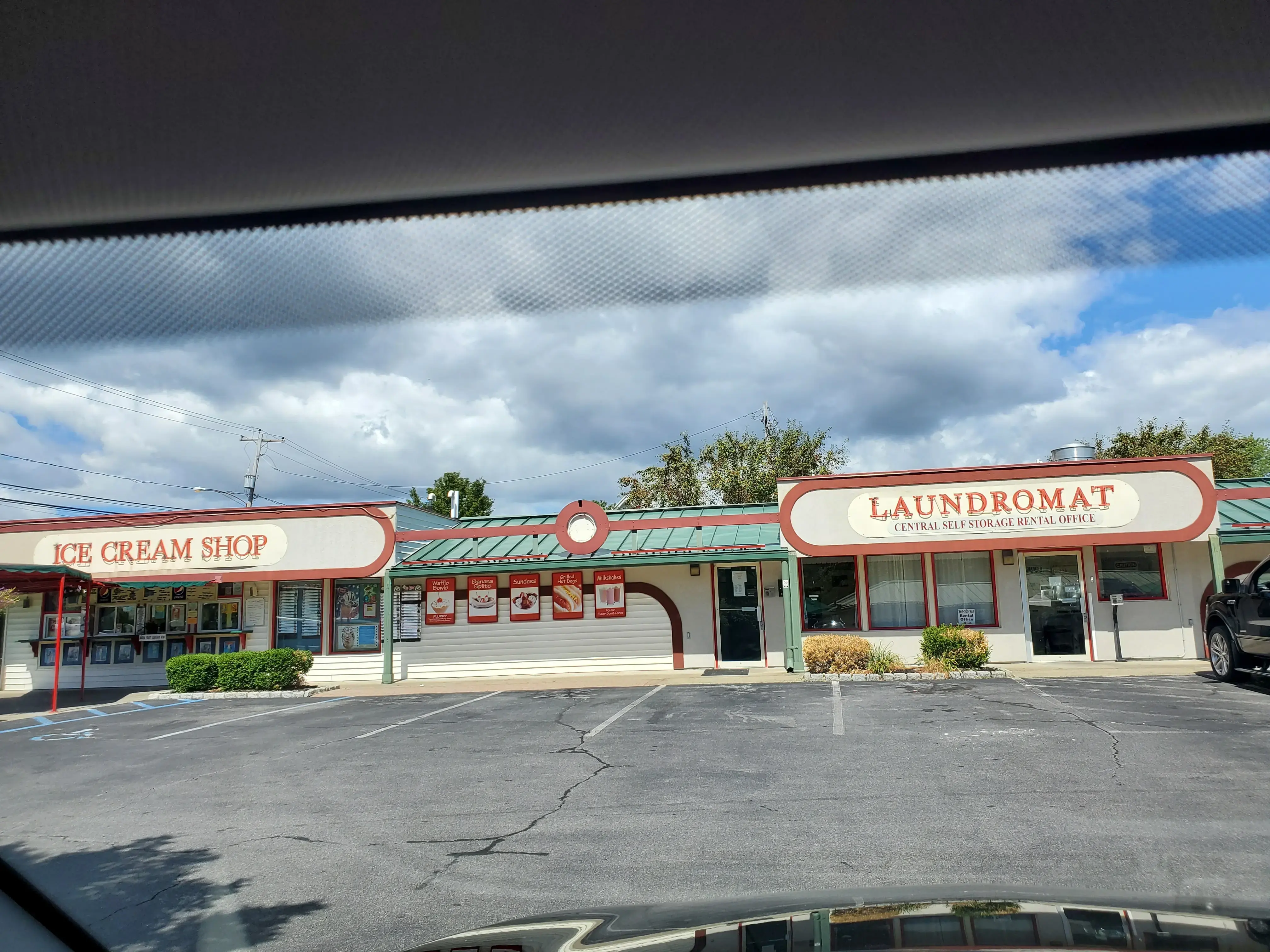Colonie Laundromat thumbnail 3