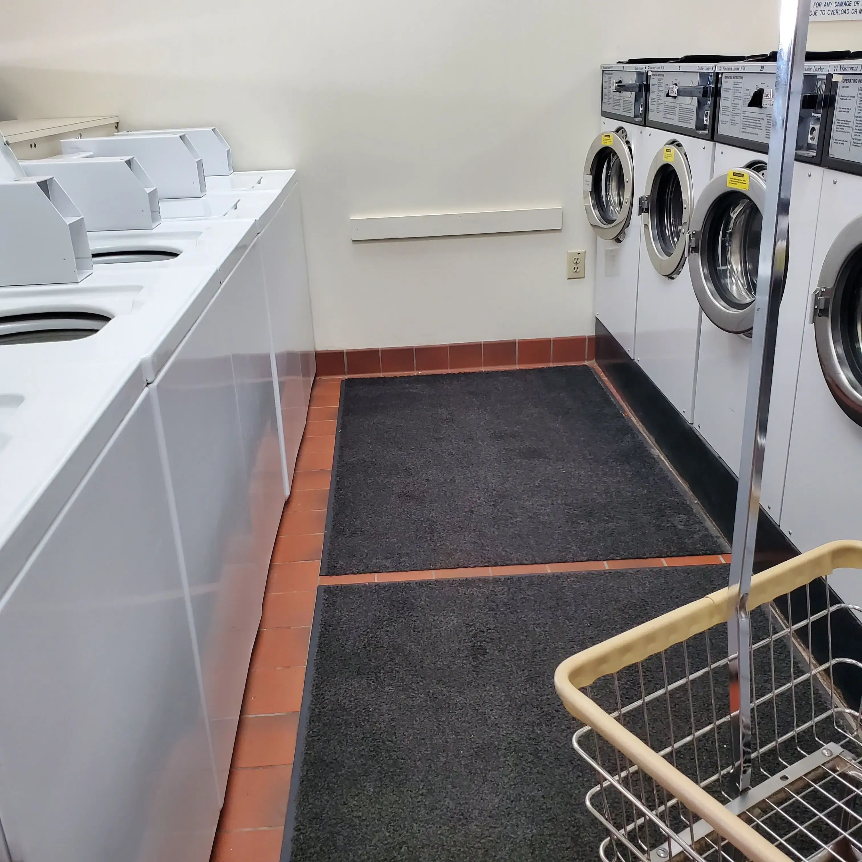 Colony Dry Cleaners And Laundromat thumbnail 8