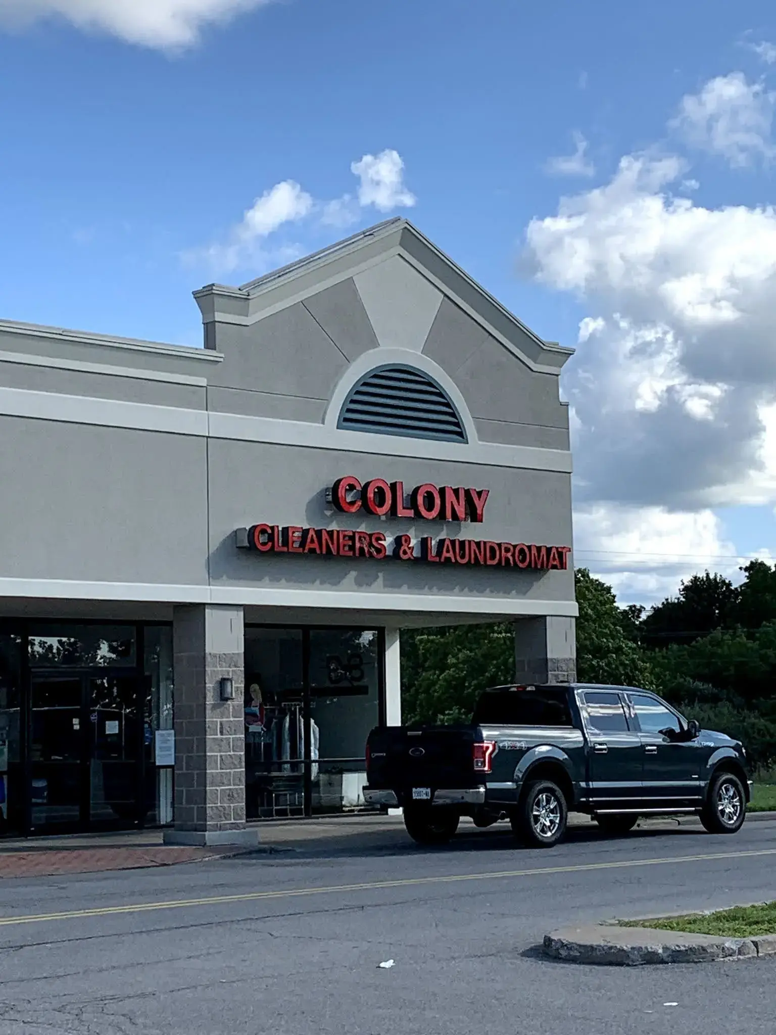 Colony Dry Cleaners And Laundromat thumbnail 2