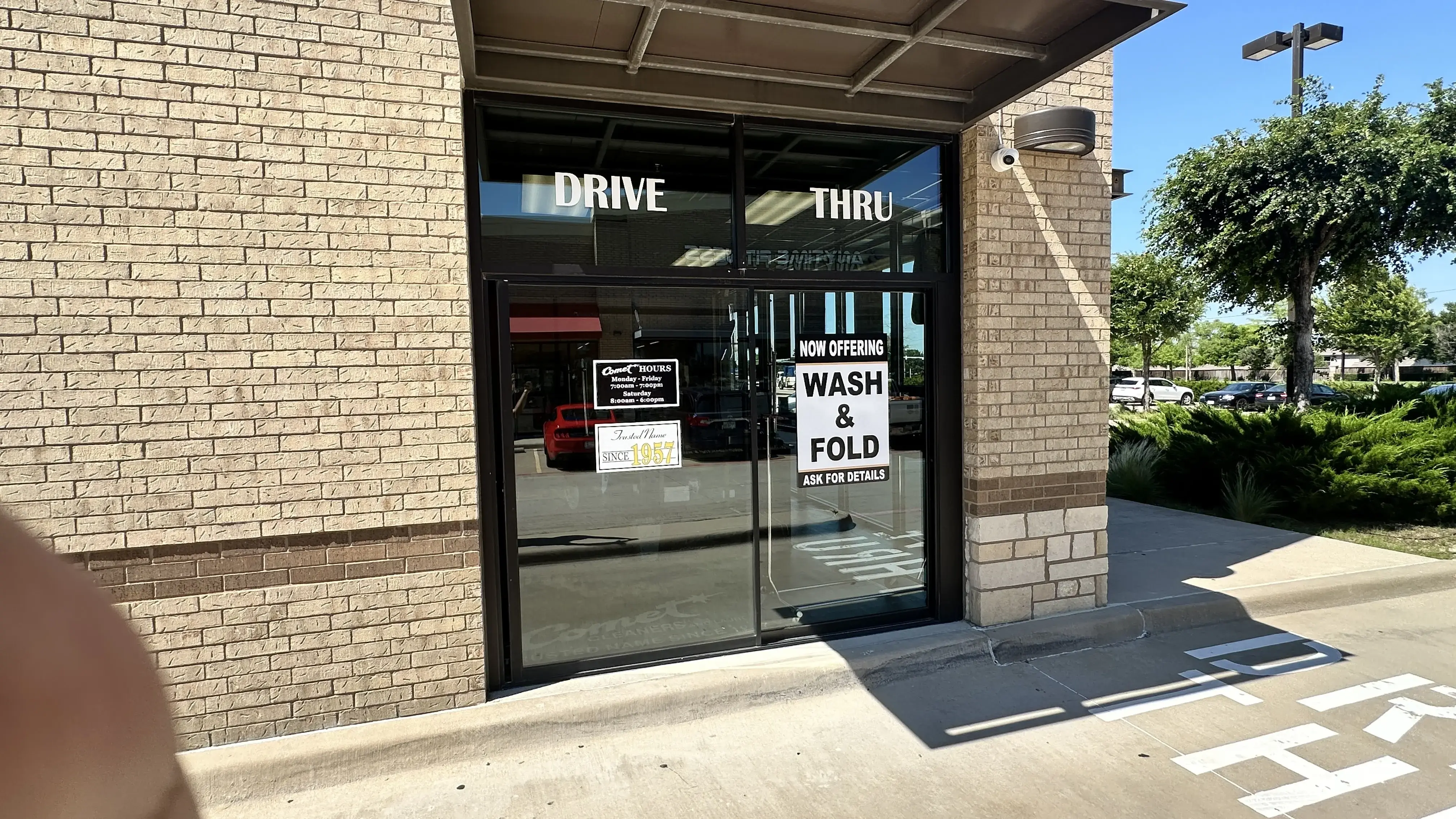 Comet Cleaners & Laundry - Image 4