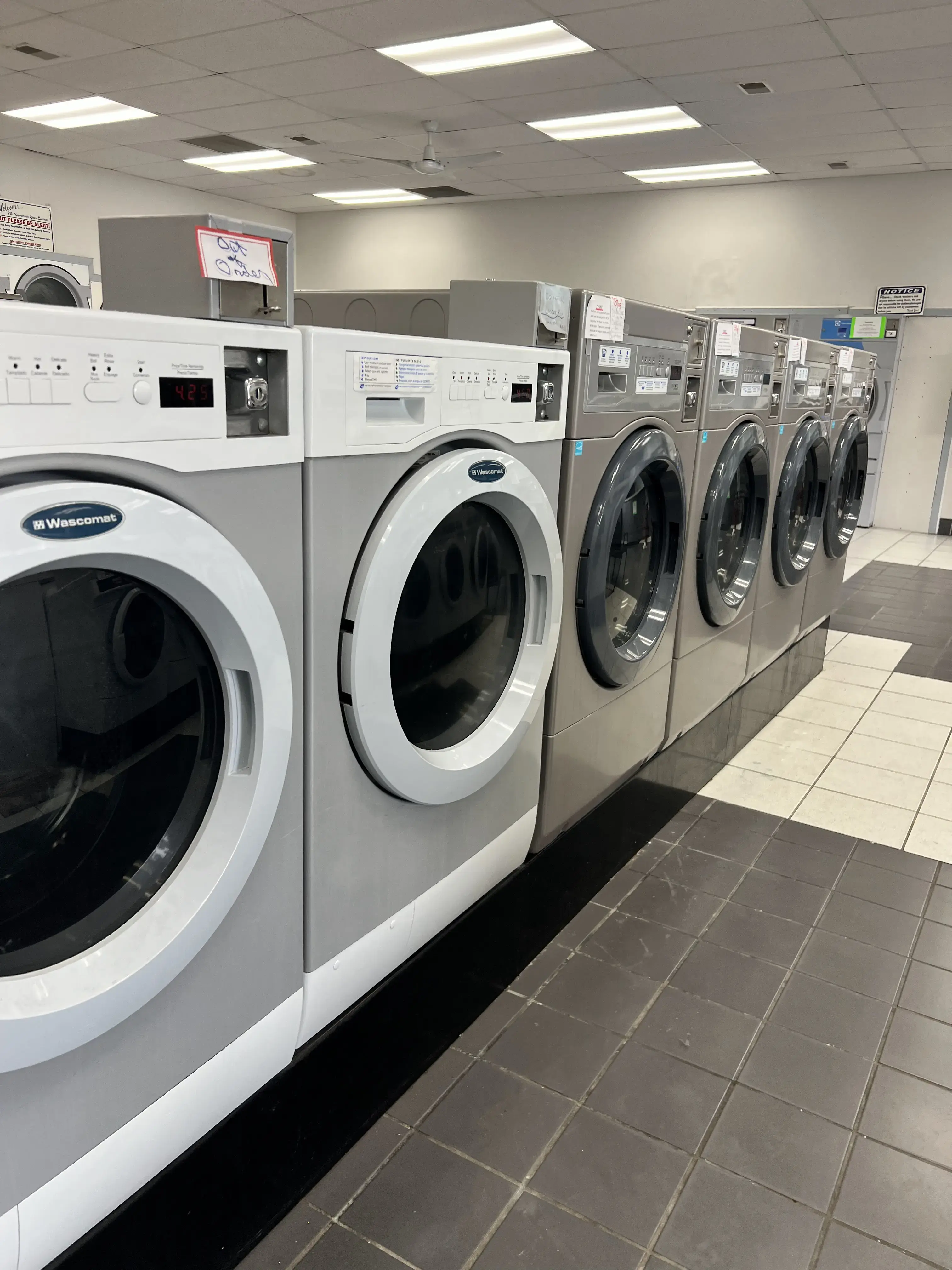 Comfort Coin Laundry thumbnail 2