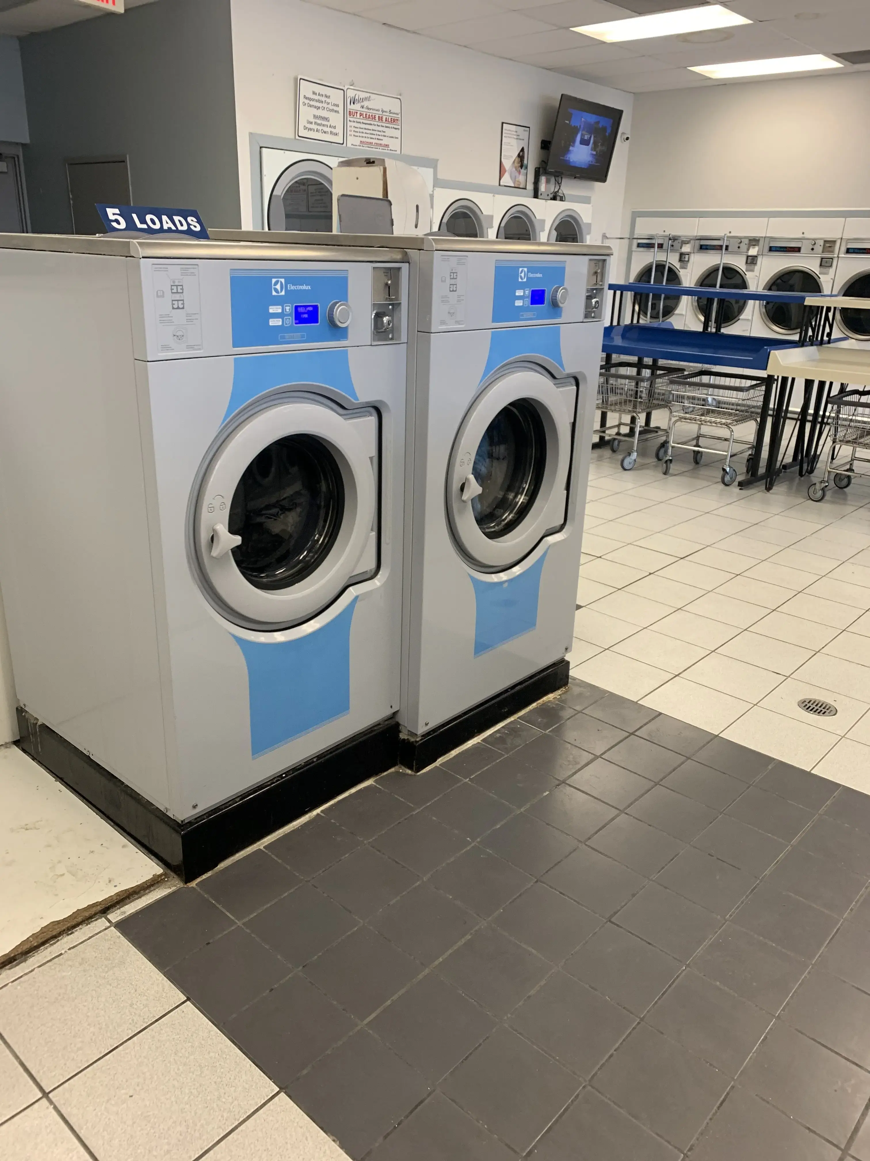 Comfort Coin Laundry - Image 11