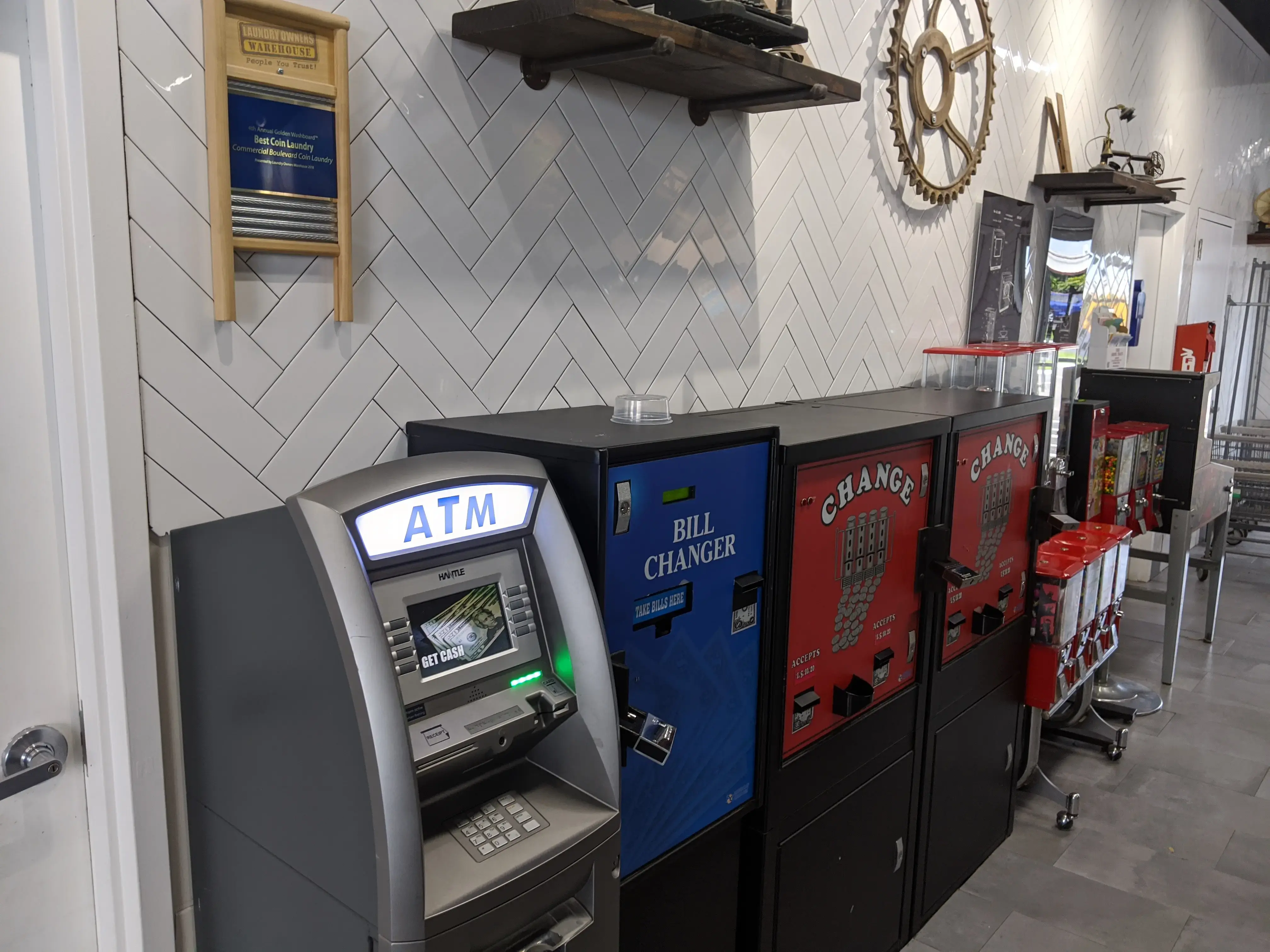 Commercial Blvd Coin Laundry thumbnail 7