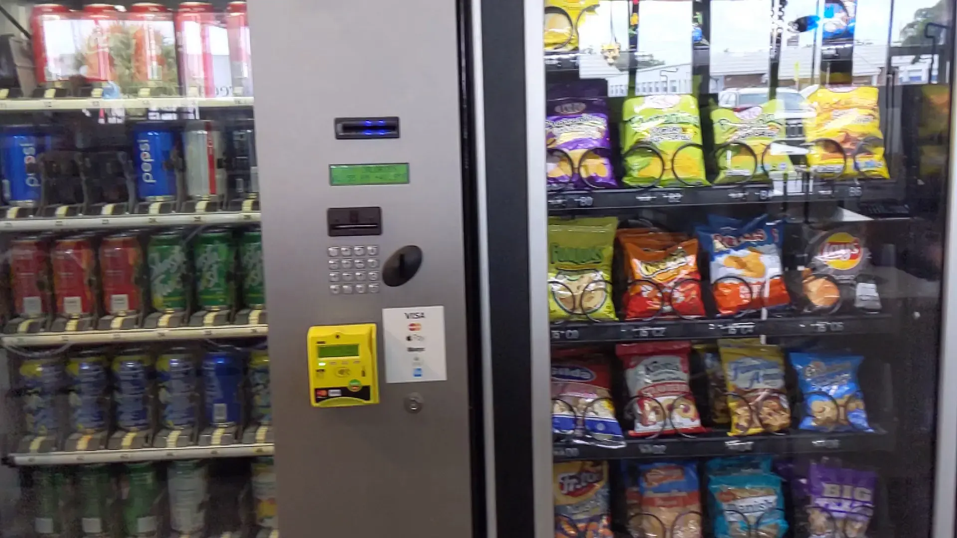 Commercial Blvd Coin Laundry thumbnail 2