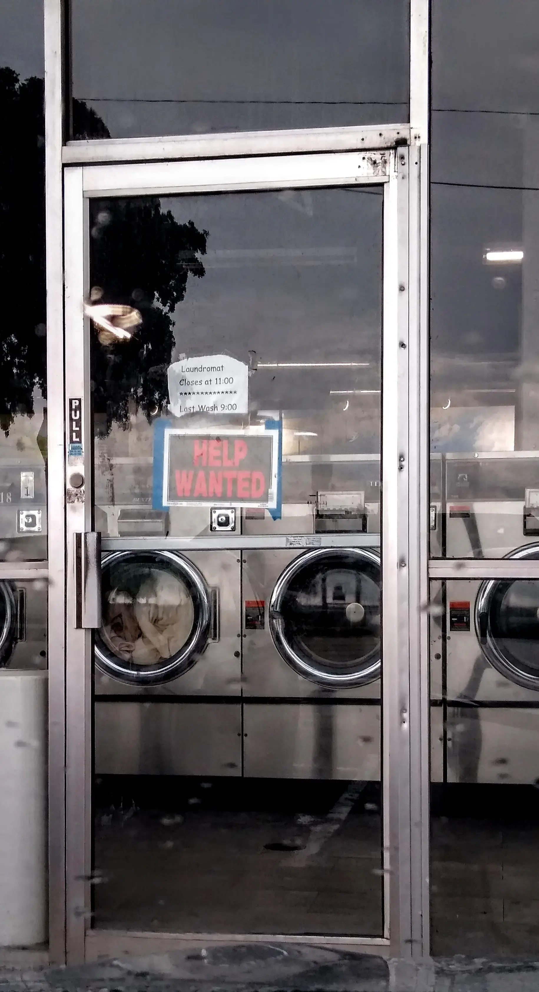 Commercial Blvd Coin Laundry - Image 14