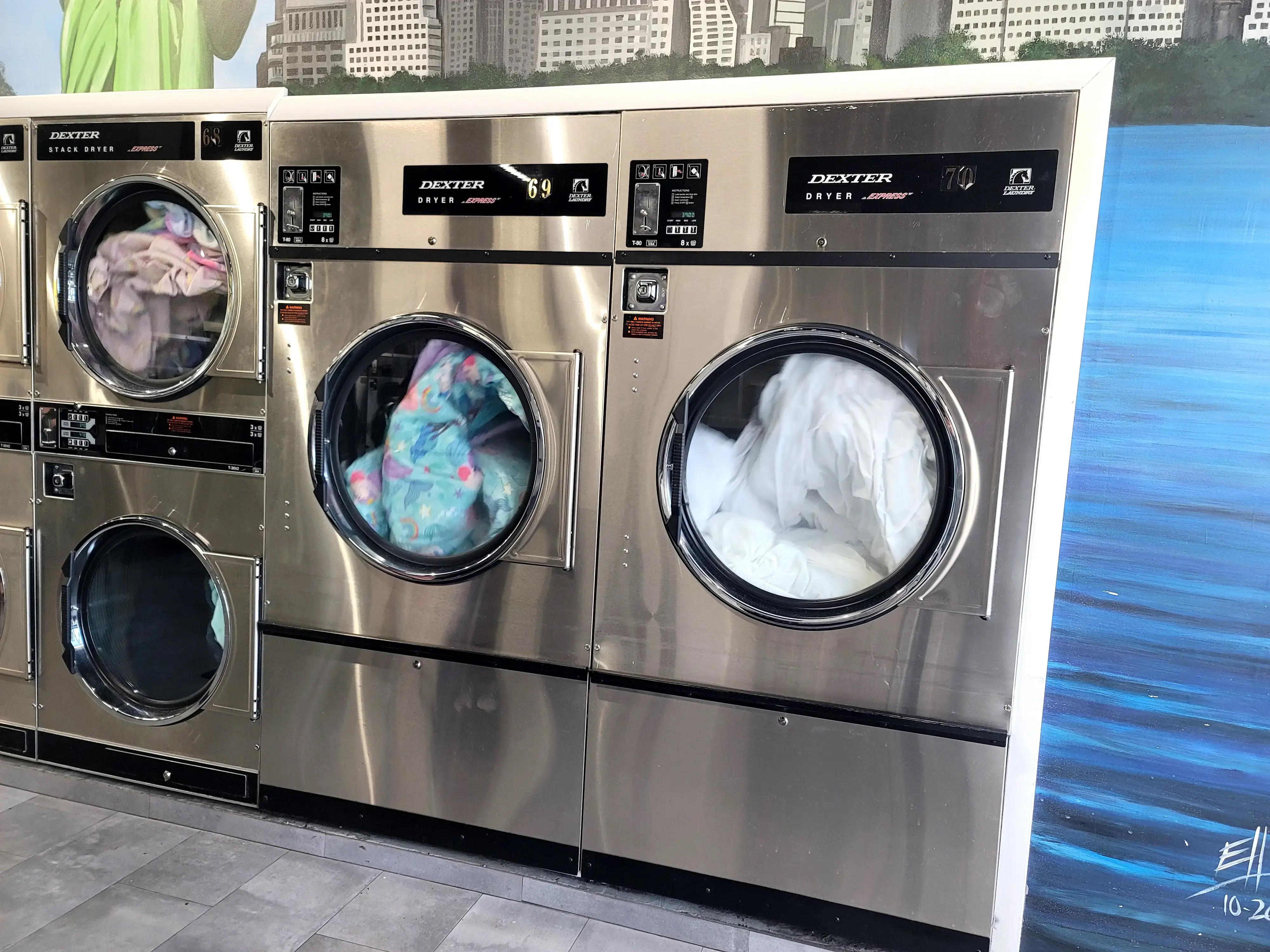 Commercial Blvd Coin Laundry - Image 3