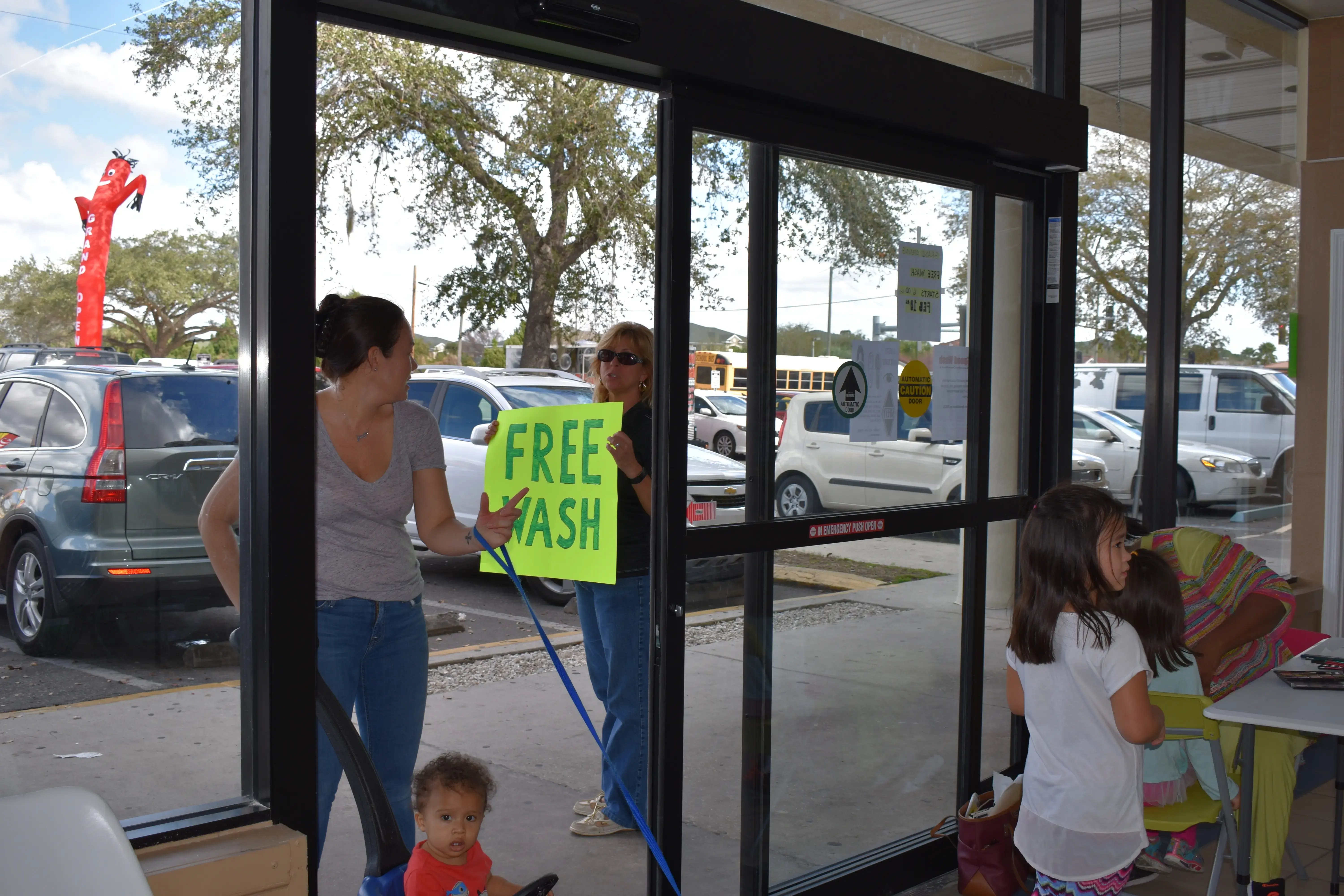 Commercial Laundry Tampa Bay and Laundromat (Speed Wash) thumbnail 4