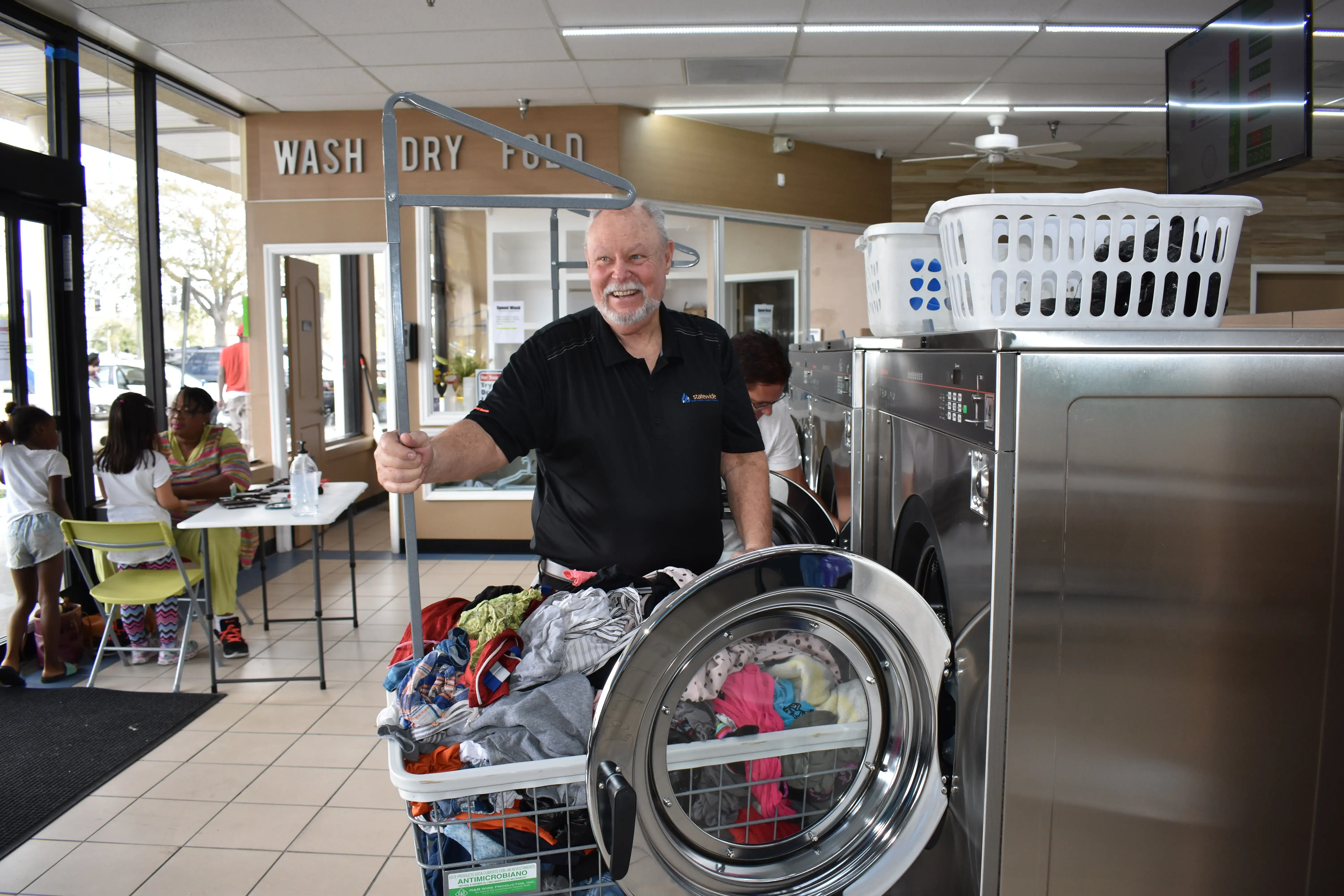 Commercial Laundry Tampa Bay and Laundromat (Speed Wash) - Image 9