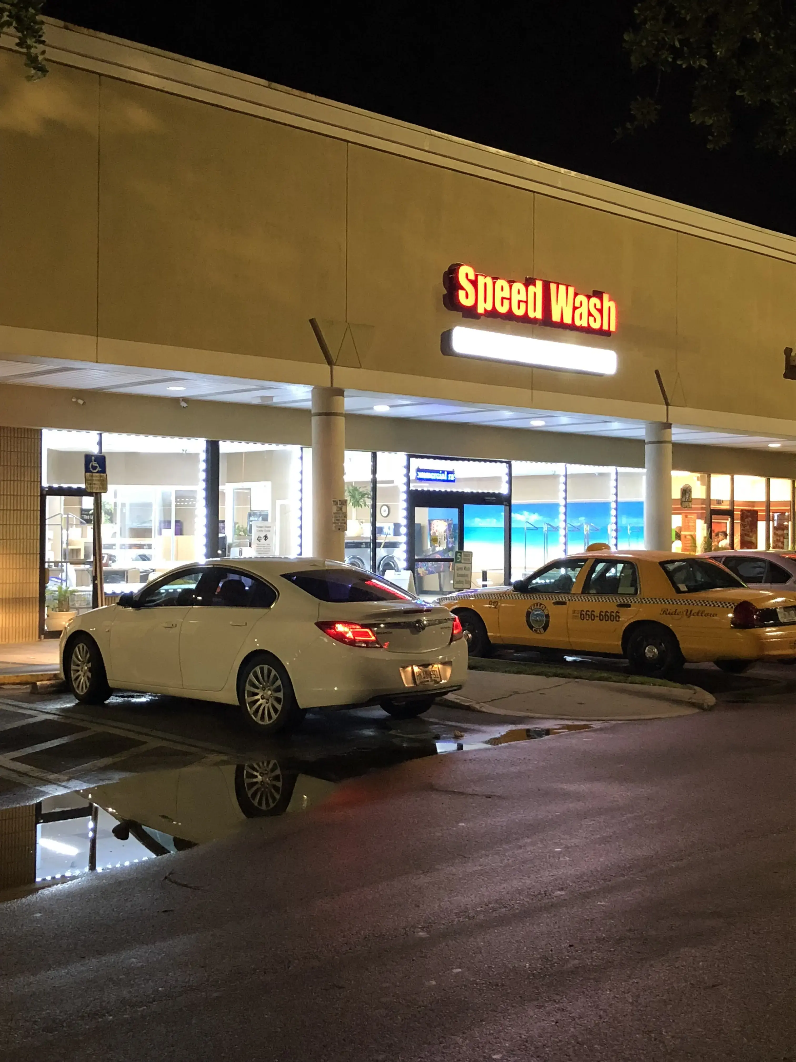 Commercial Laundry Tampa Bay and Laundromat (Speed Wash) thumbnail 10