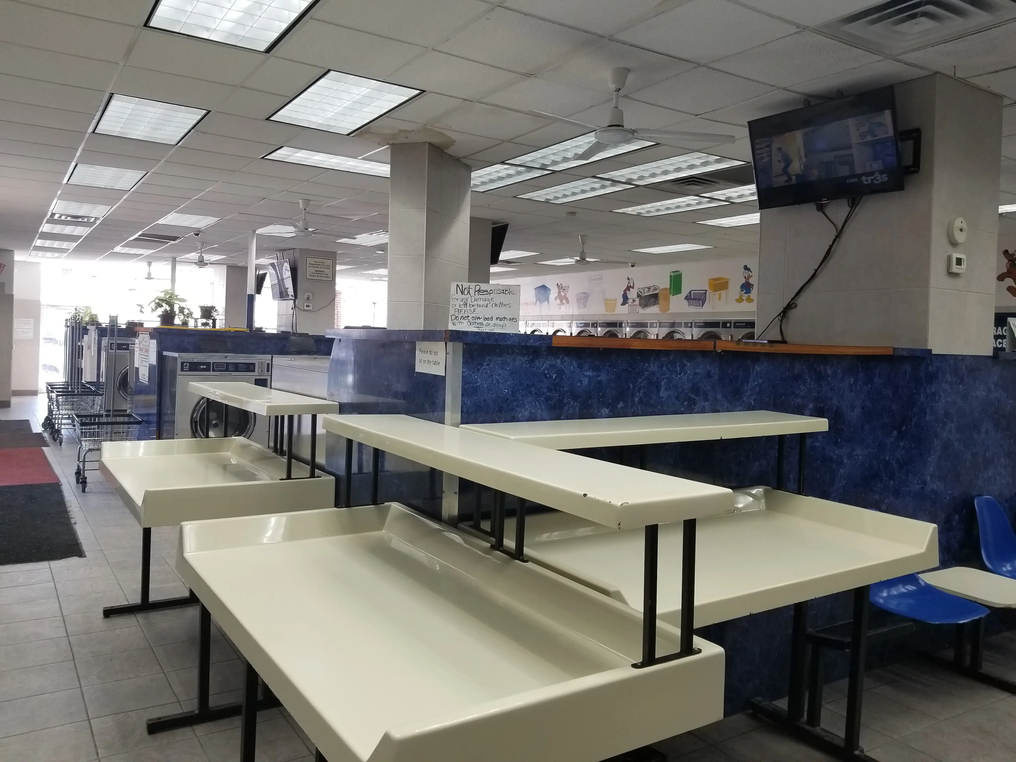 Community Laundromat - Image 13