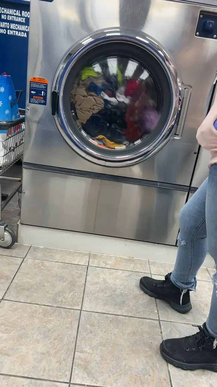 Community Laundromat - Image 14