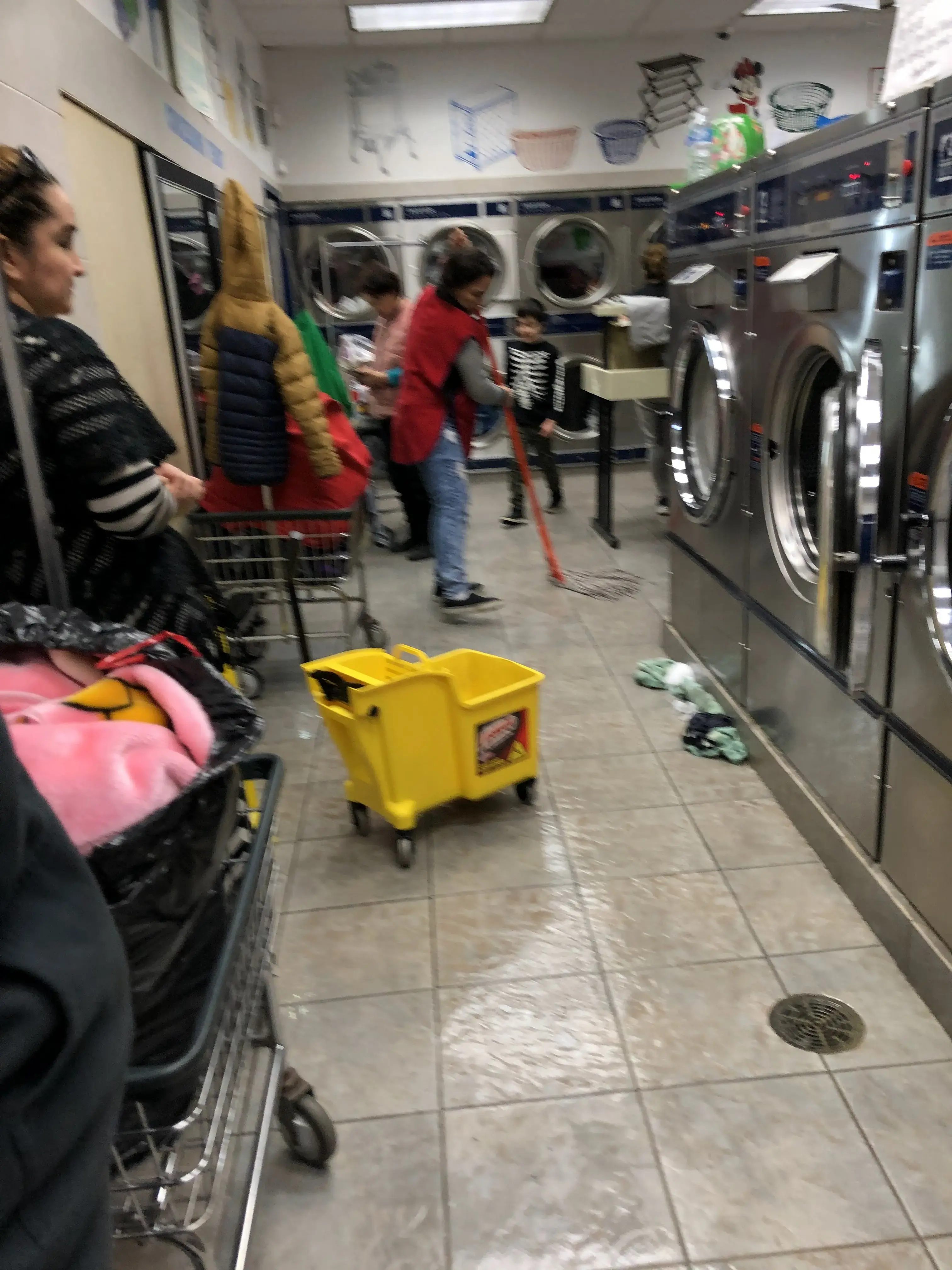 Community Laundromat - Image 9