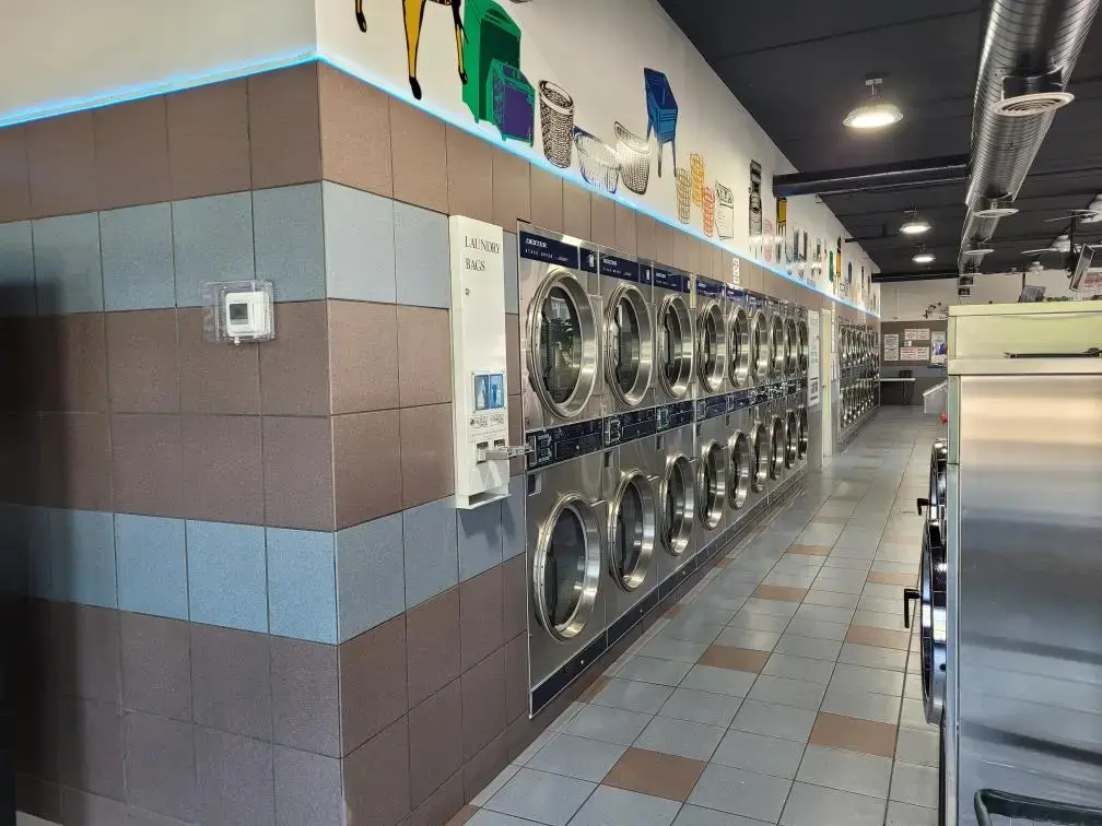 Community Laundromat thumbnail 3