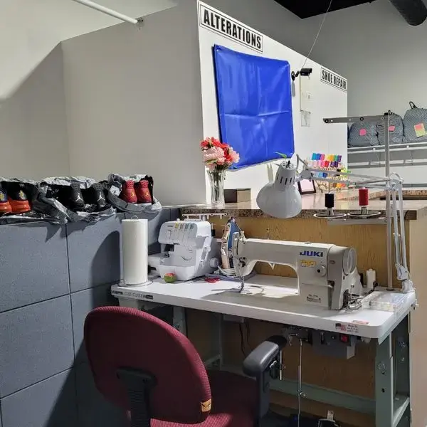 Community Laundromat thumbnail 10
