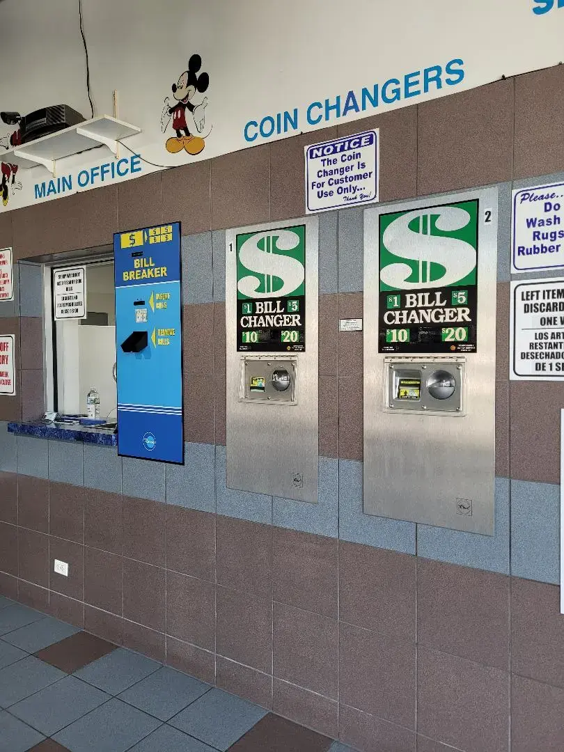 Community Laundromat thumbnail 8