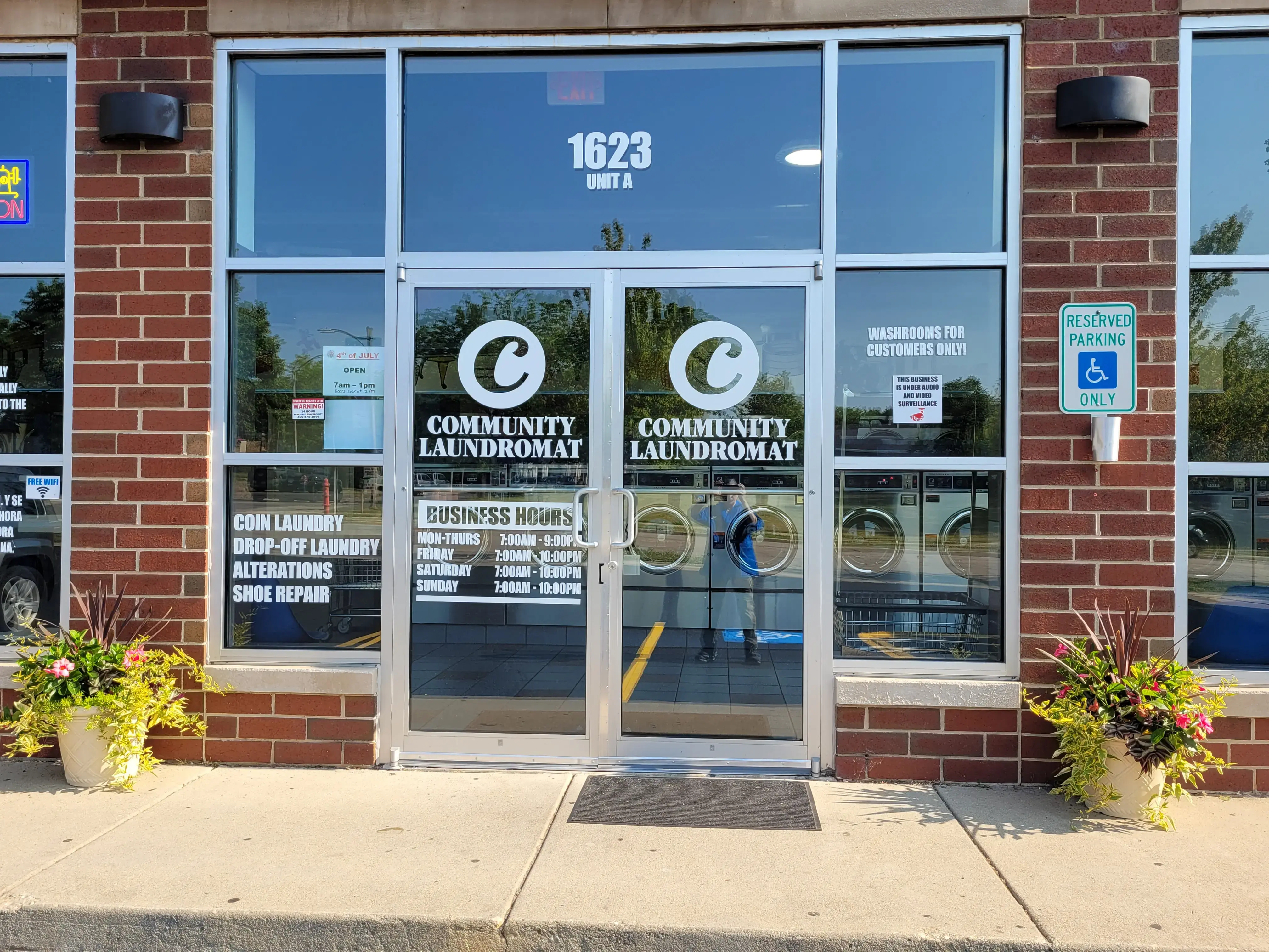 Community Laundromat - Image 4