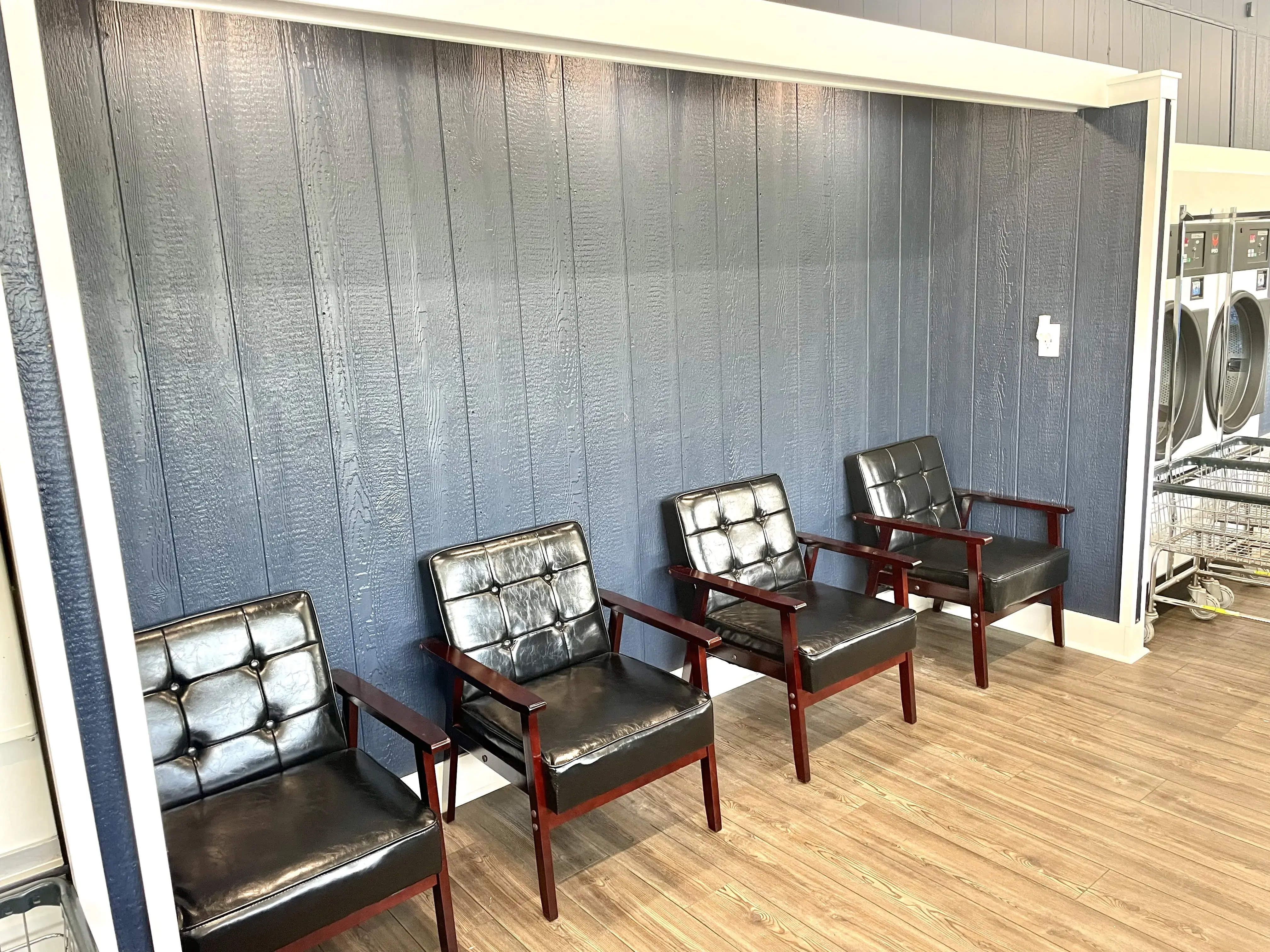 Community Laundry - Image 5