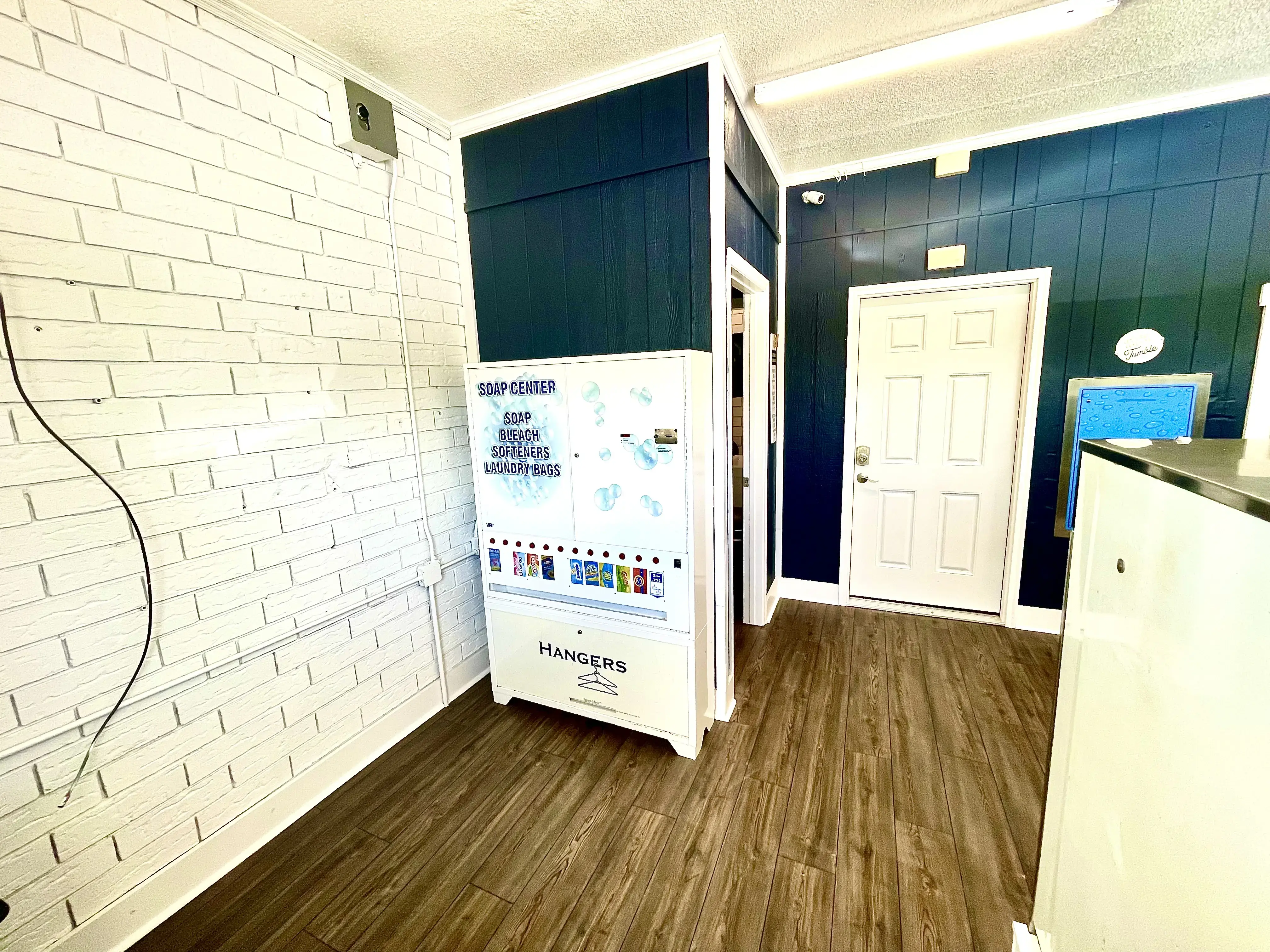 Community Laundry - Image 7