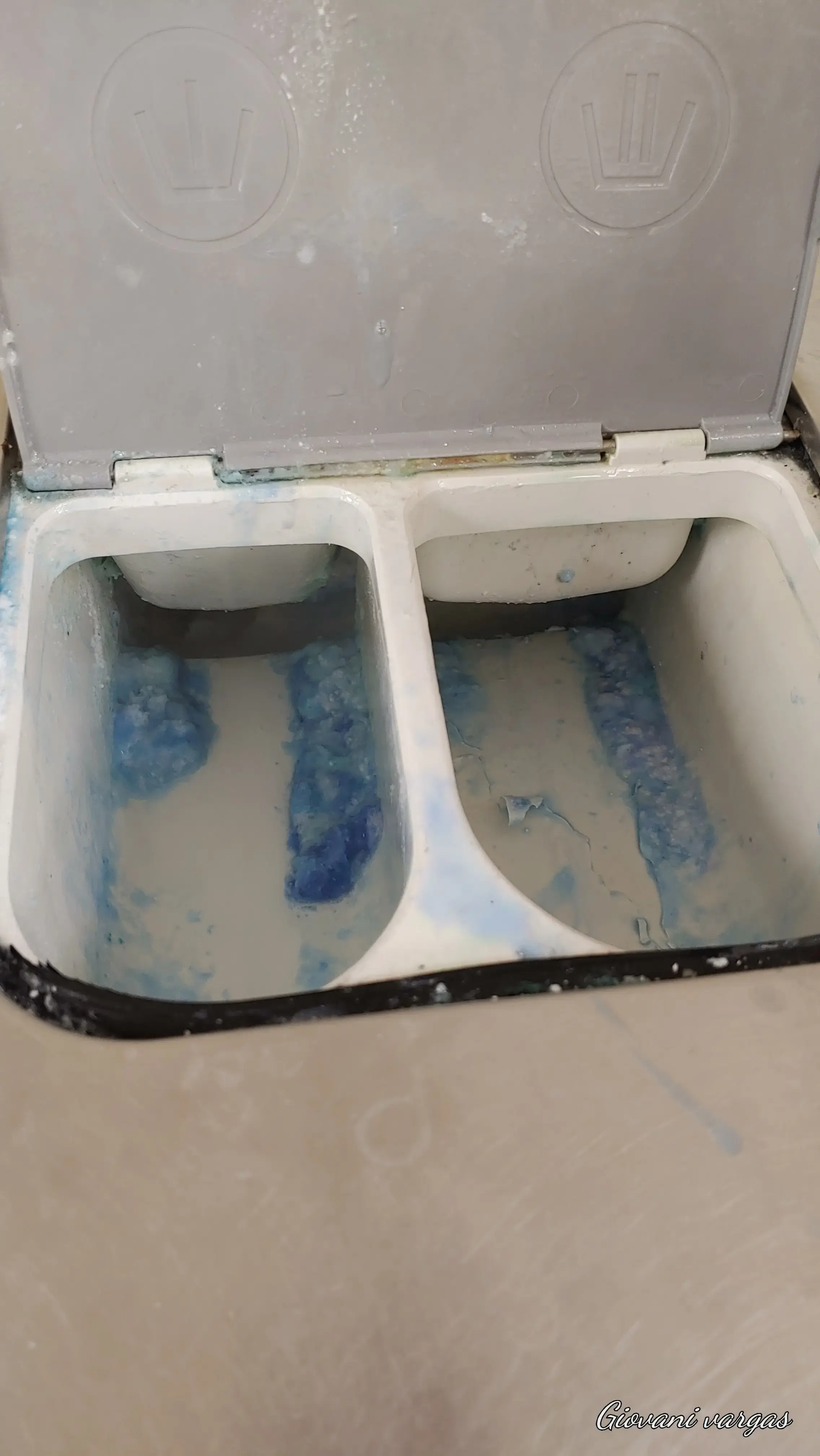 Community Laundry - Image 4