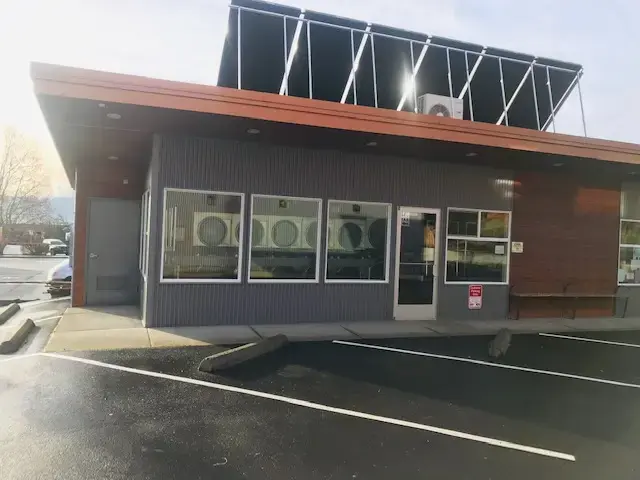 Community Laundry - Image 16