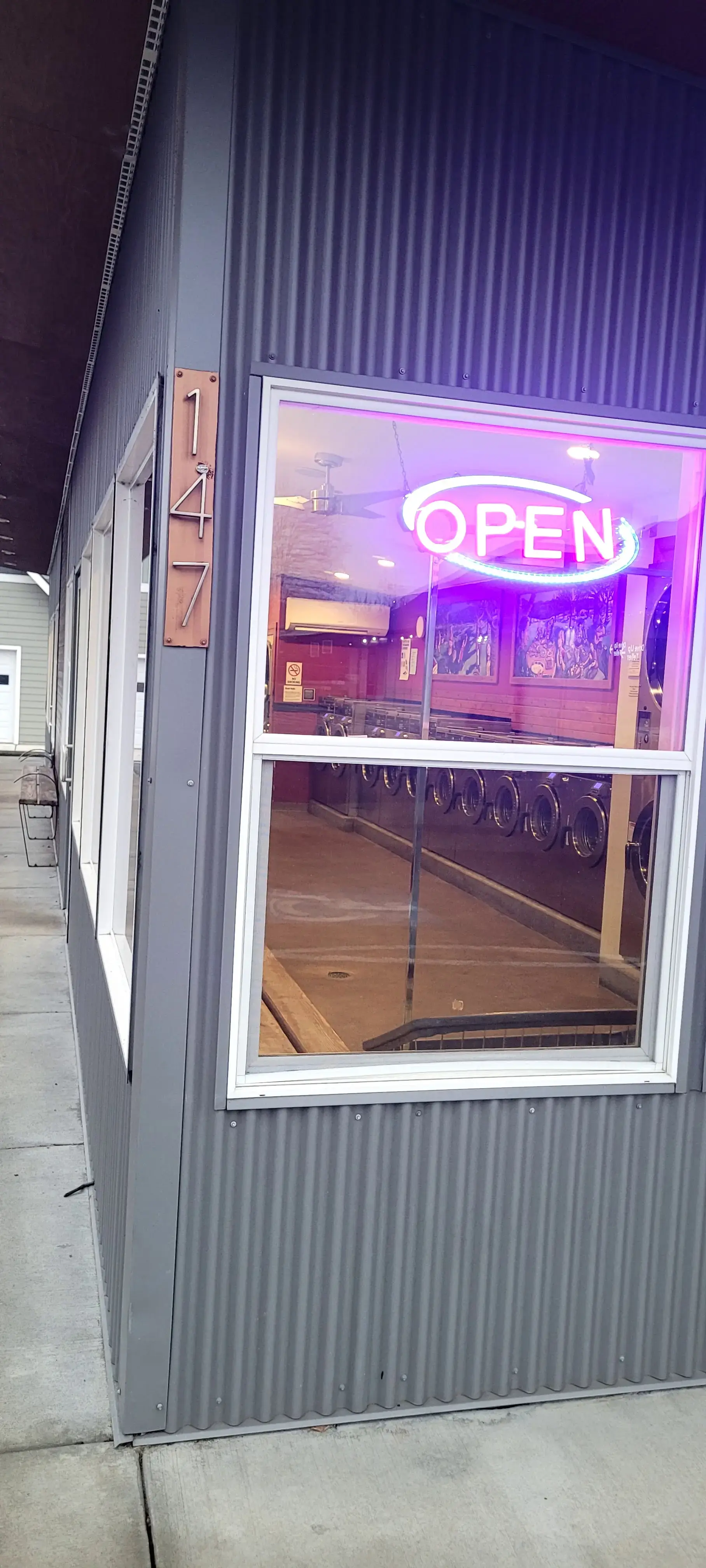 Community Laundry thumbnail 9