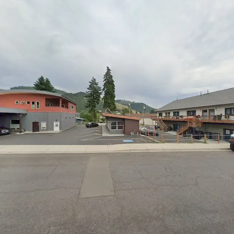 Community Laundry - Image 17