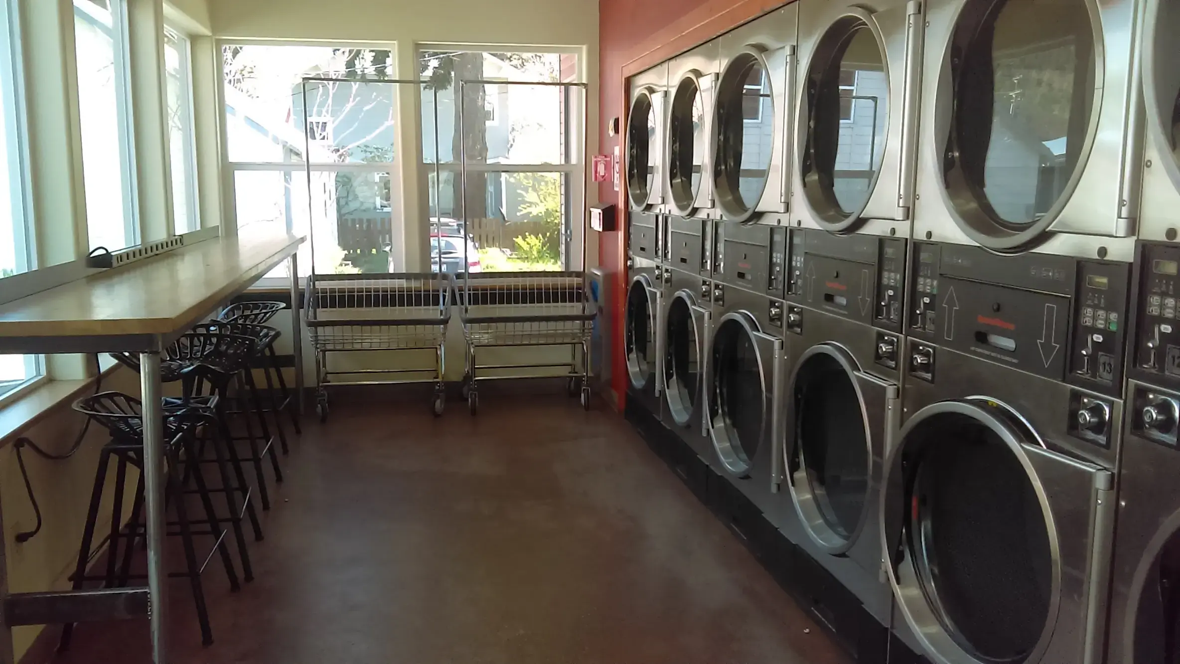 Community Laundry thumbnail 4