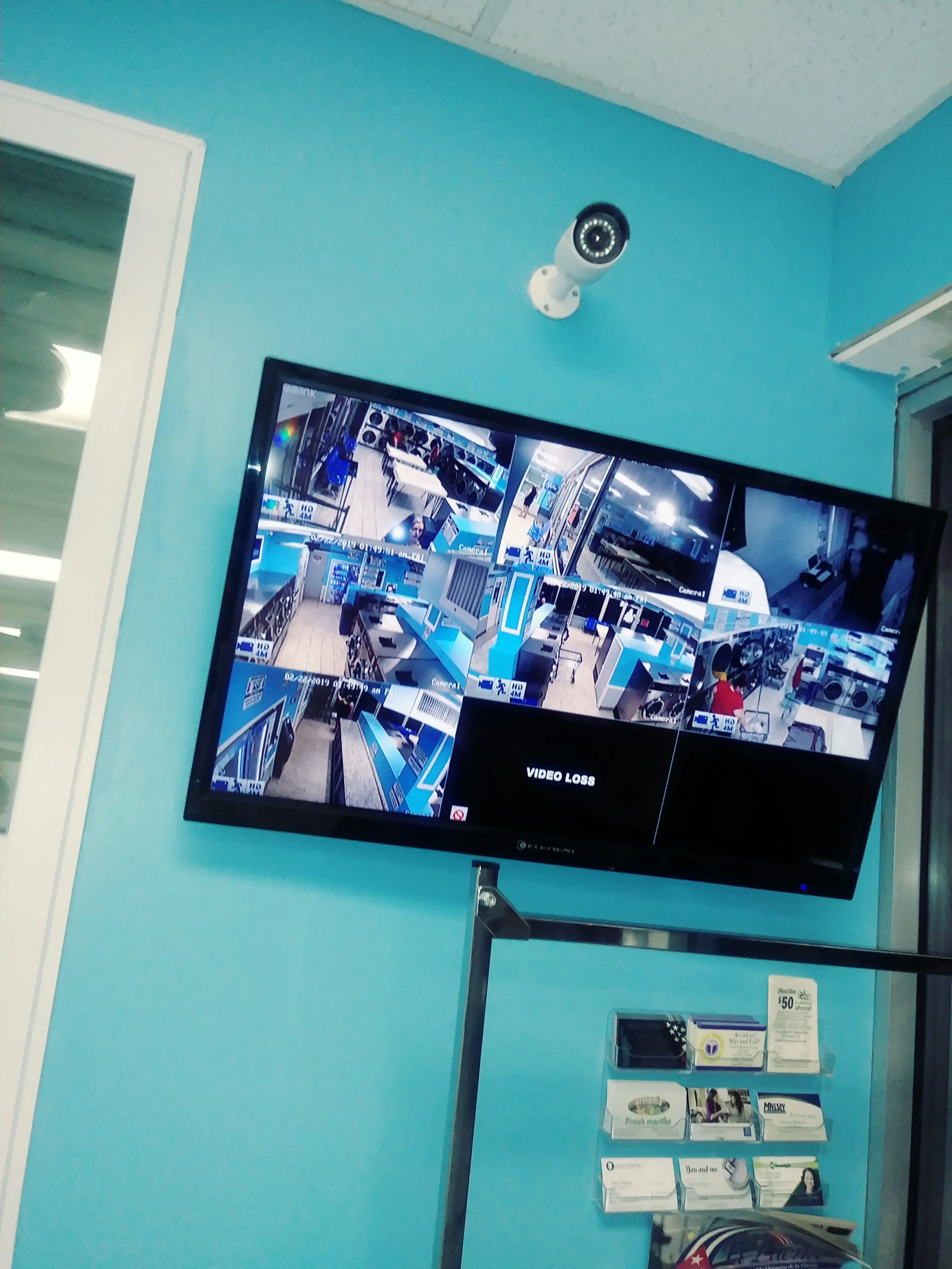 Condes Laundromat - Image 18