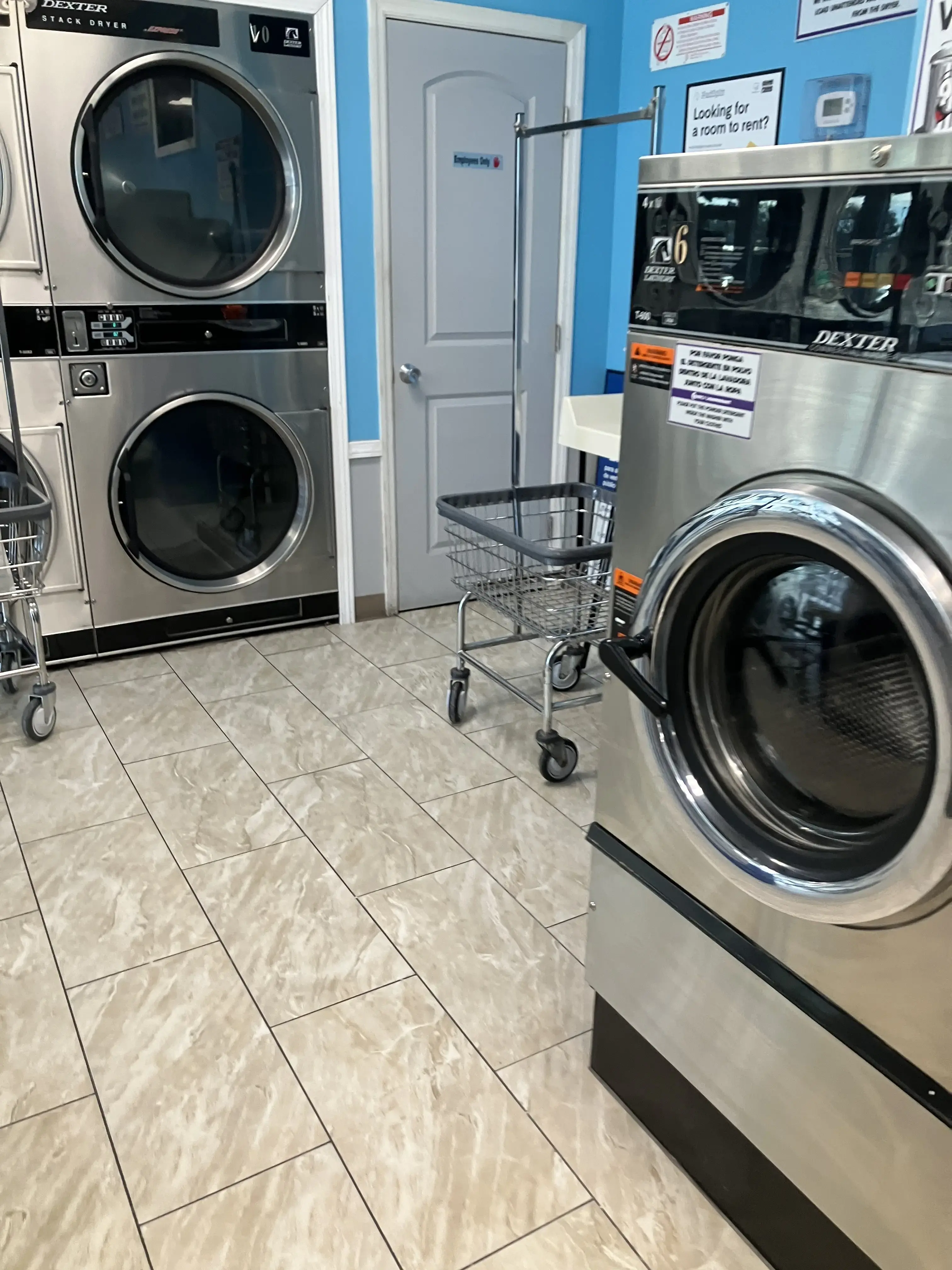 Condes Laundromat thumbnail 20