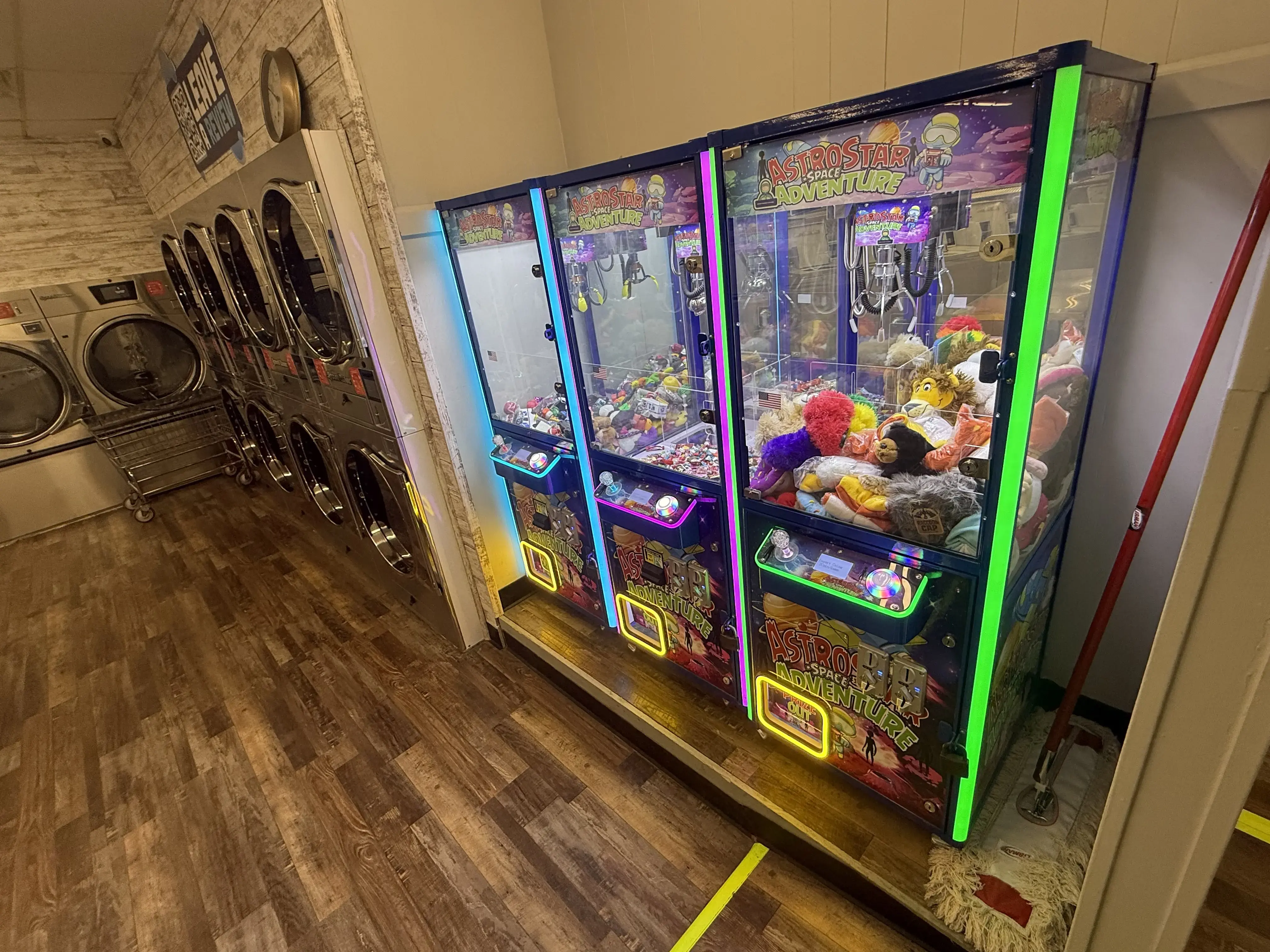 Conner Street Laundromat - Image 4