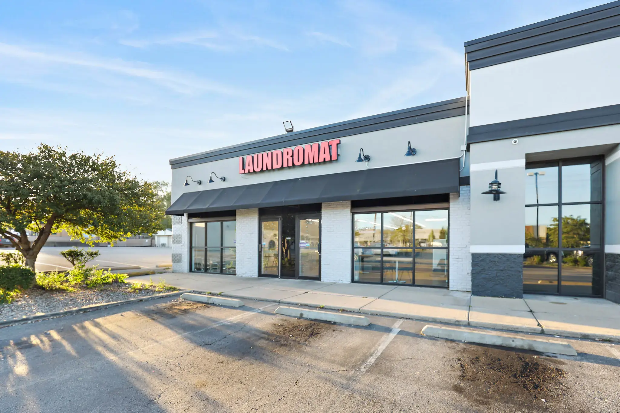 Conner Street Laundromat - Image 1