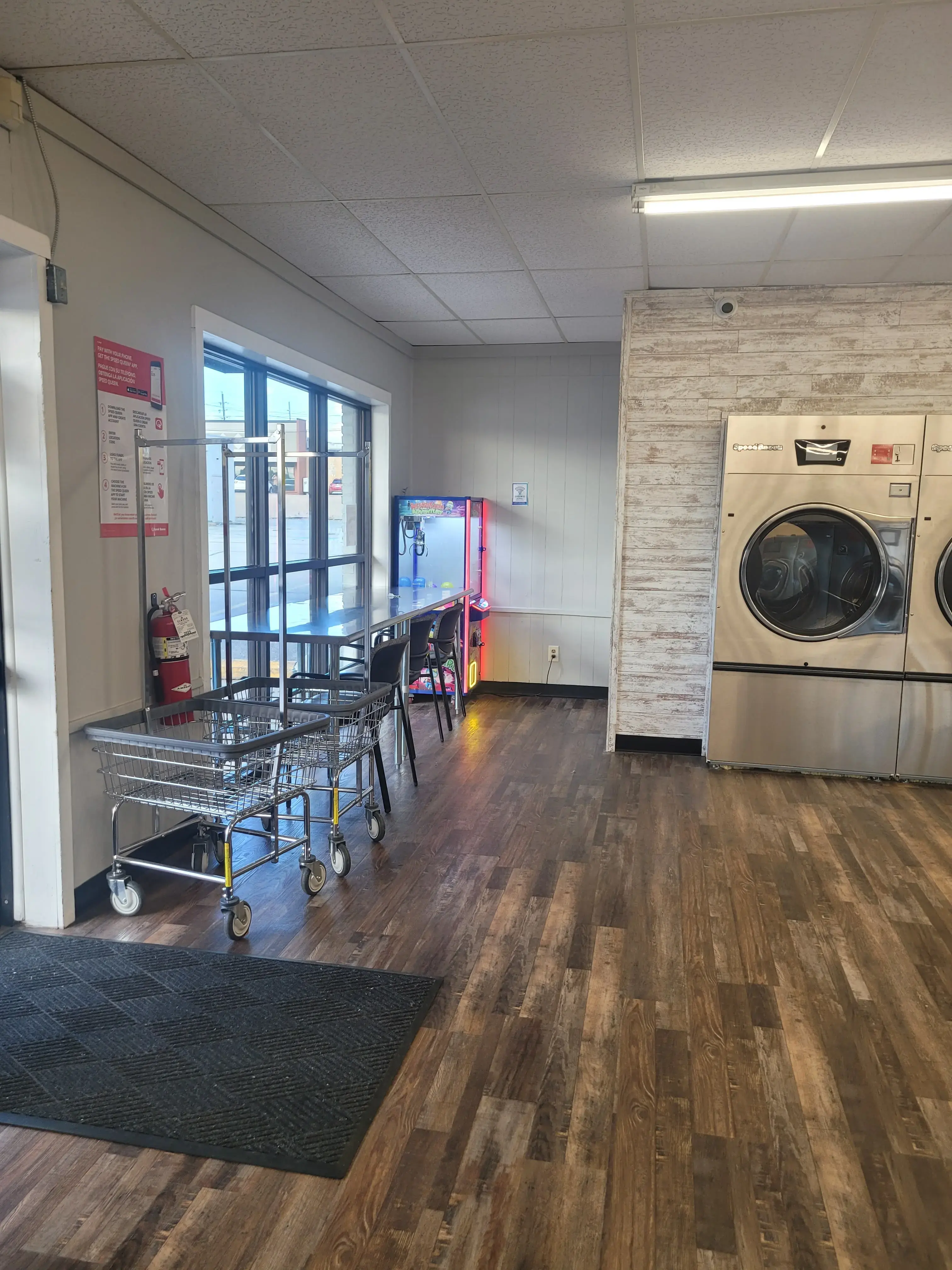 Conner Street Laundromat thumbnail 5