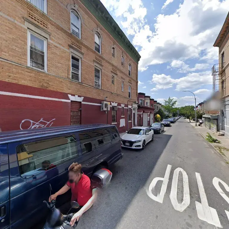 ConVay Laundry Crown Heights - Image 12