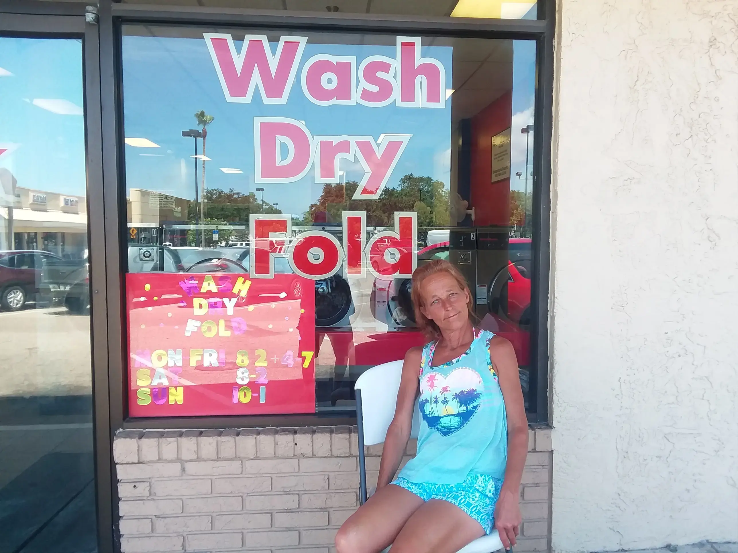 Convenient Laundromat thumbnail 9