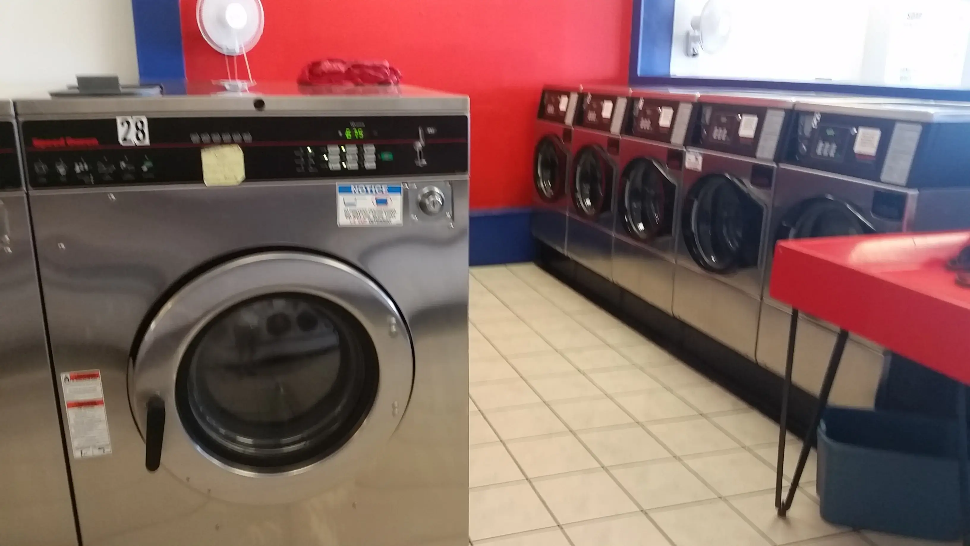 Convenient Laundromat thumbnail 15