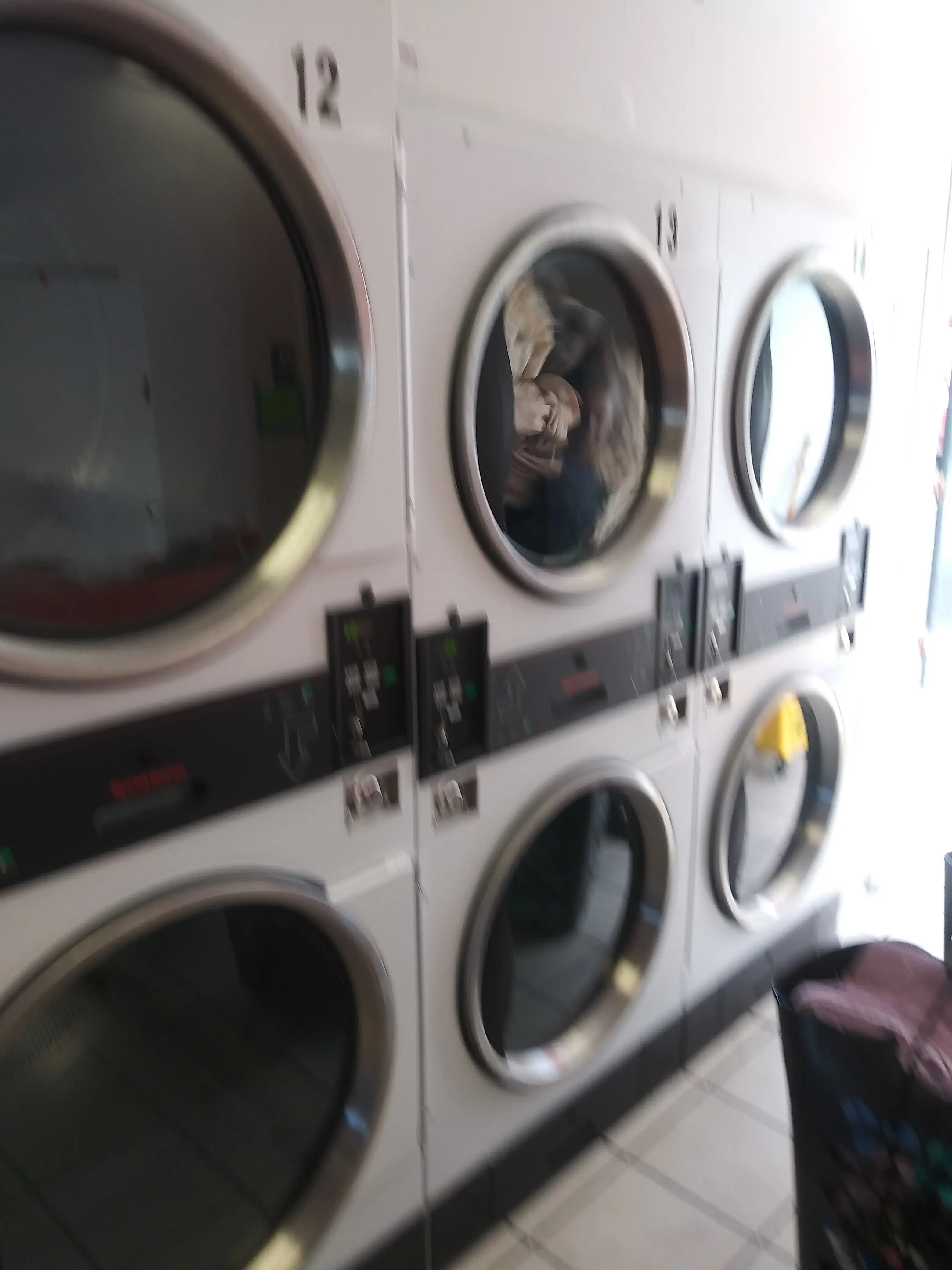 Convenient Laundromat - Image 7