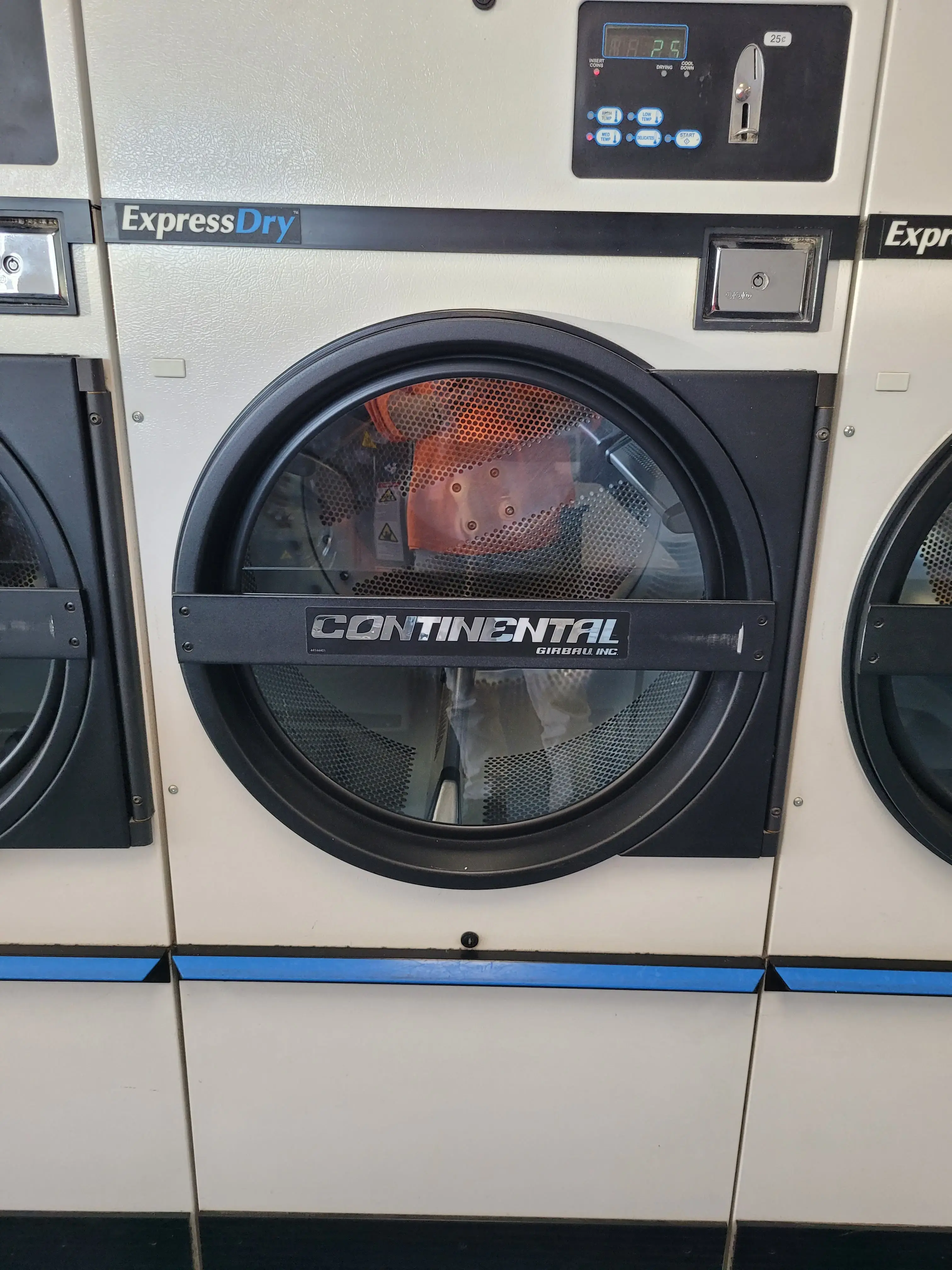 Convenient Laundromat thumbnail 8