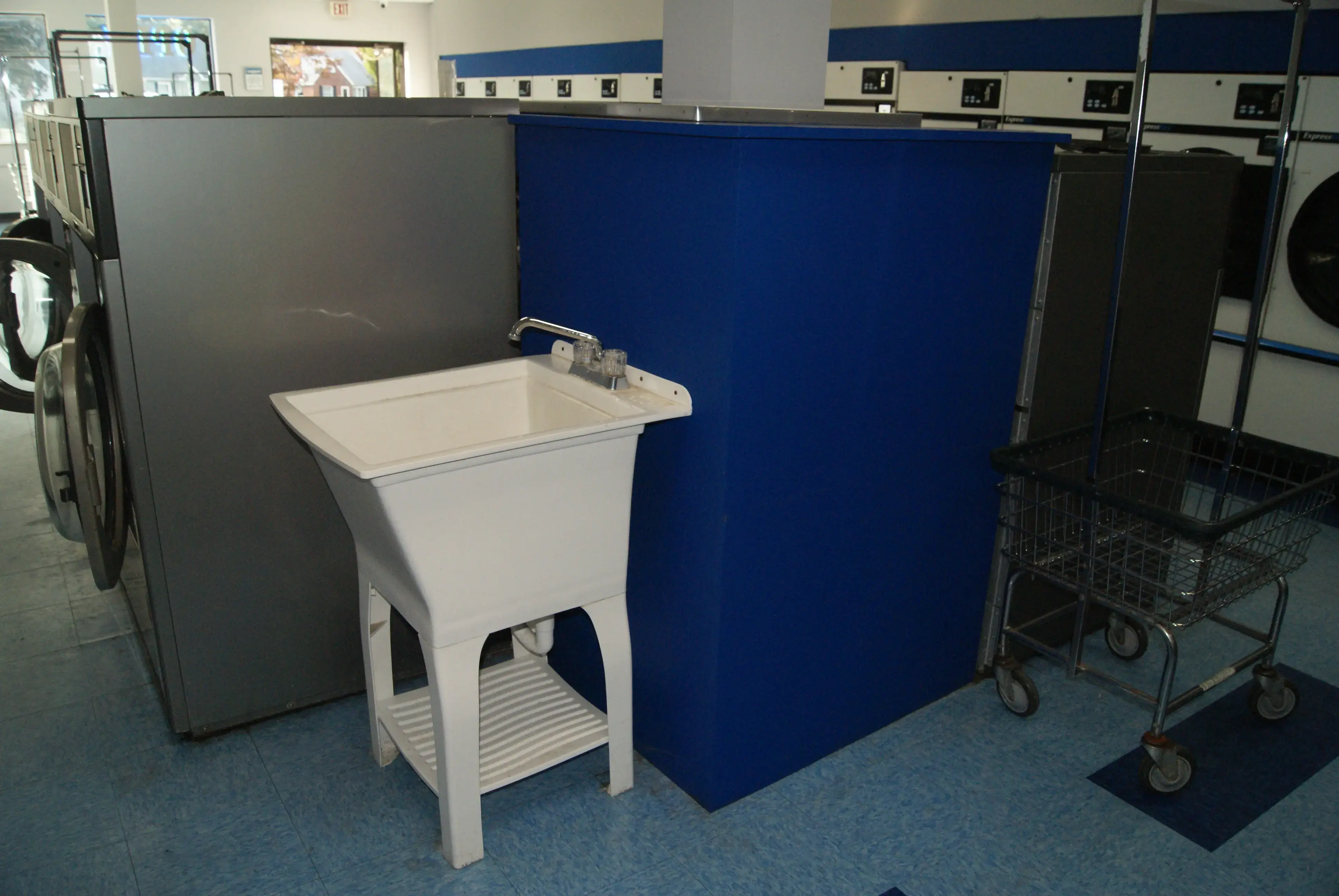 Convenient Laundromat - Image 16