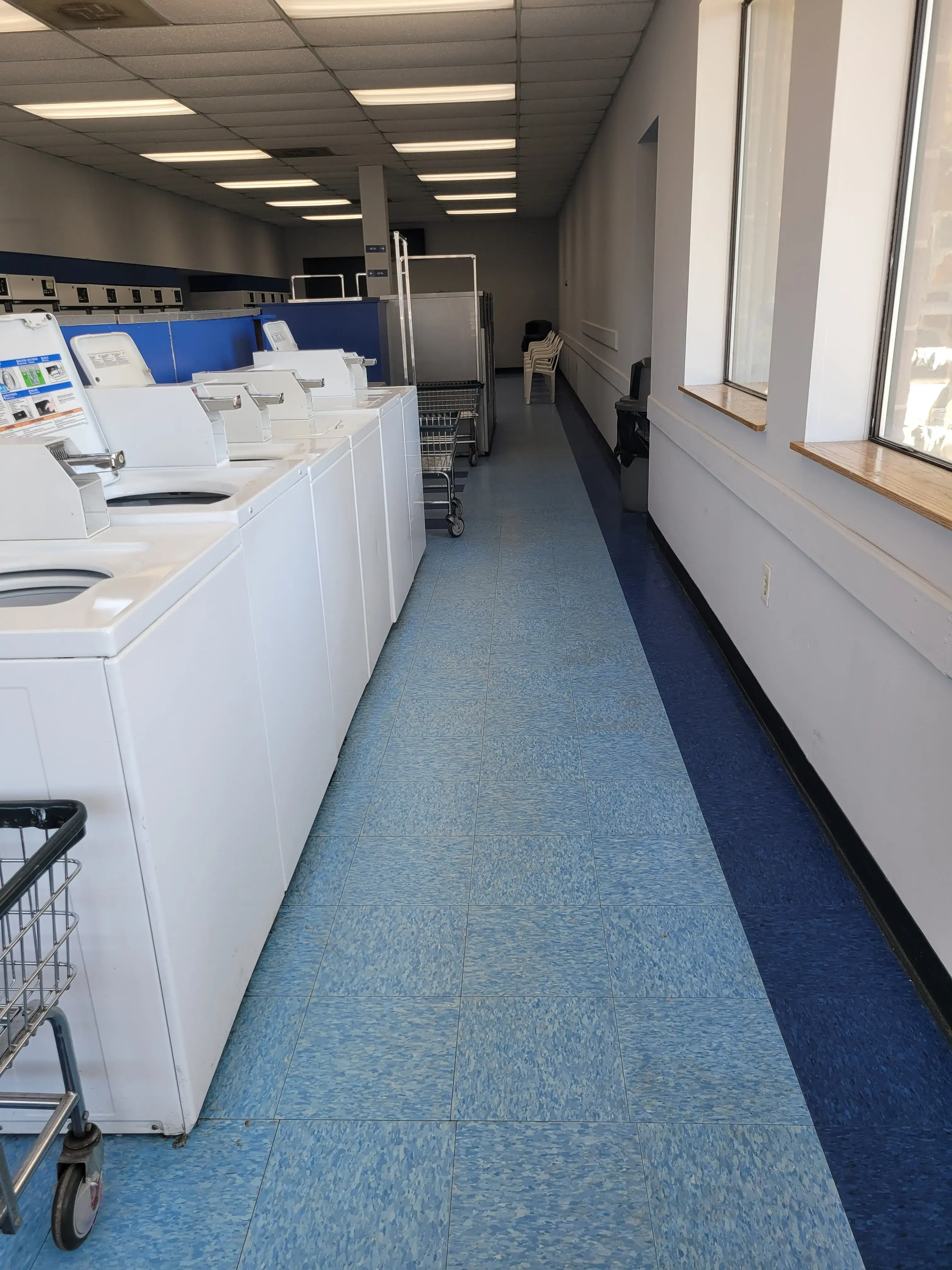 Convenient Laundromat - Image 17