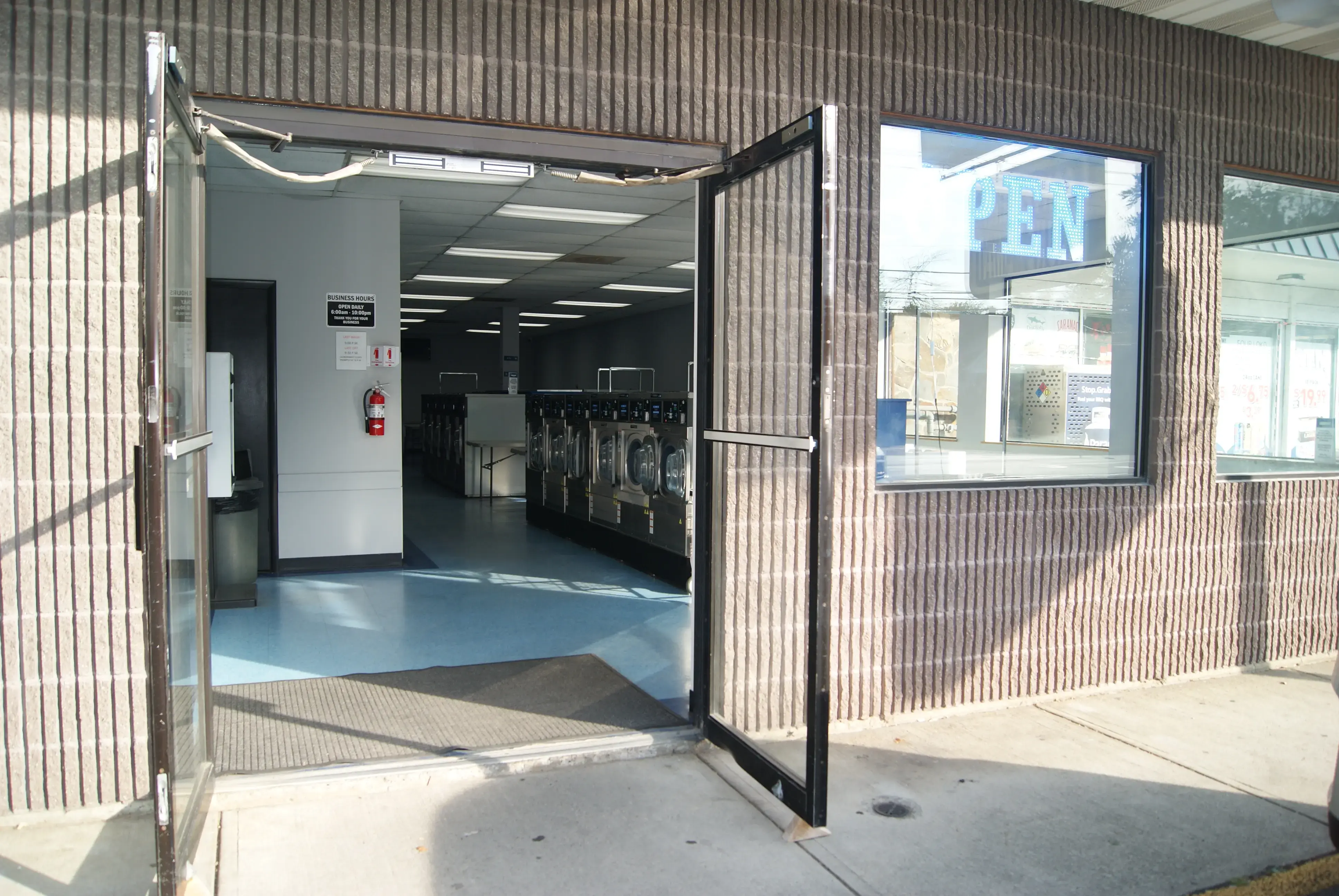 Convenient Laundromat - Image 6