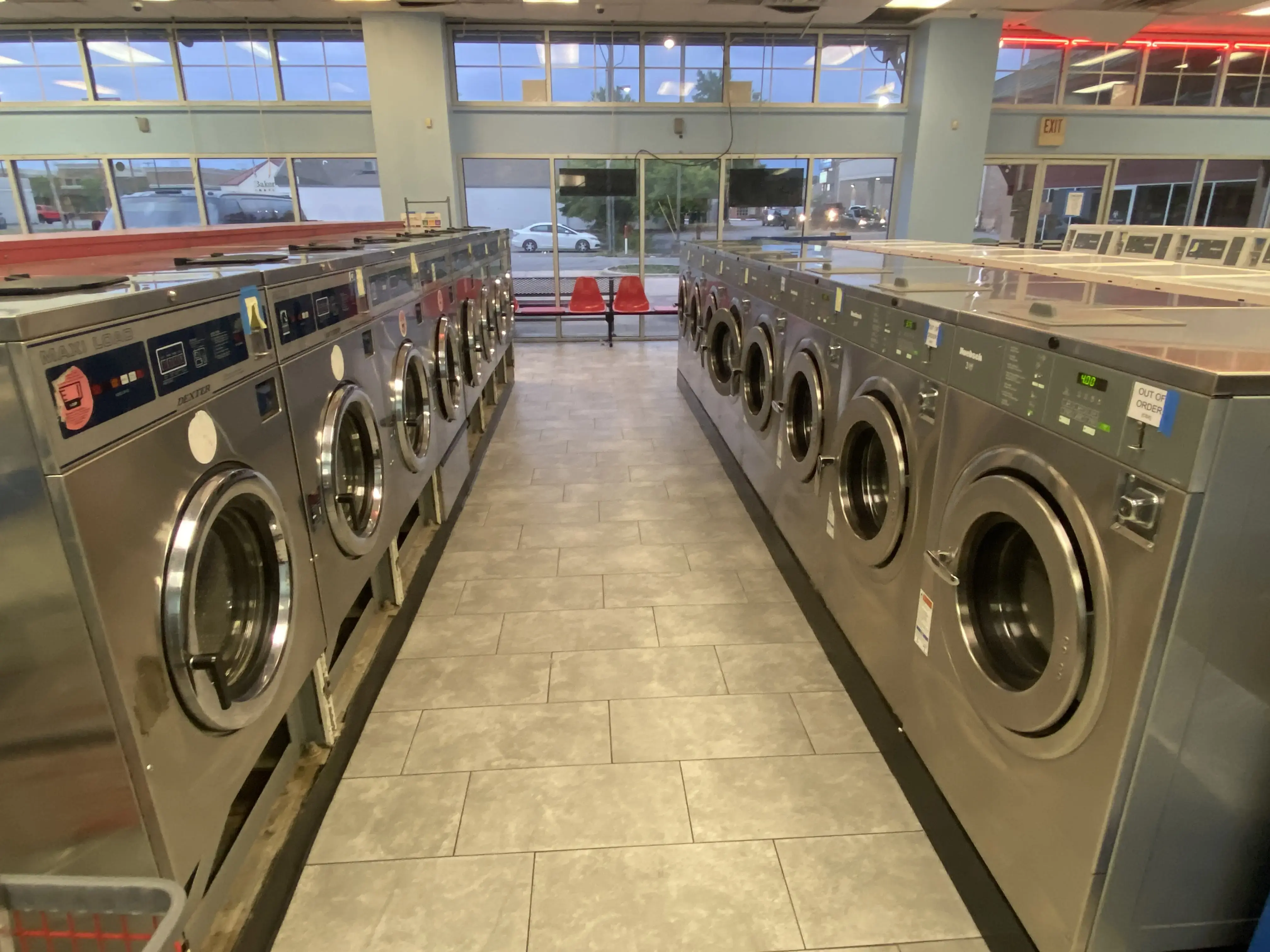 Conway Coin Laundry - Image 17