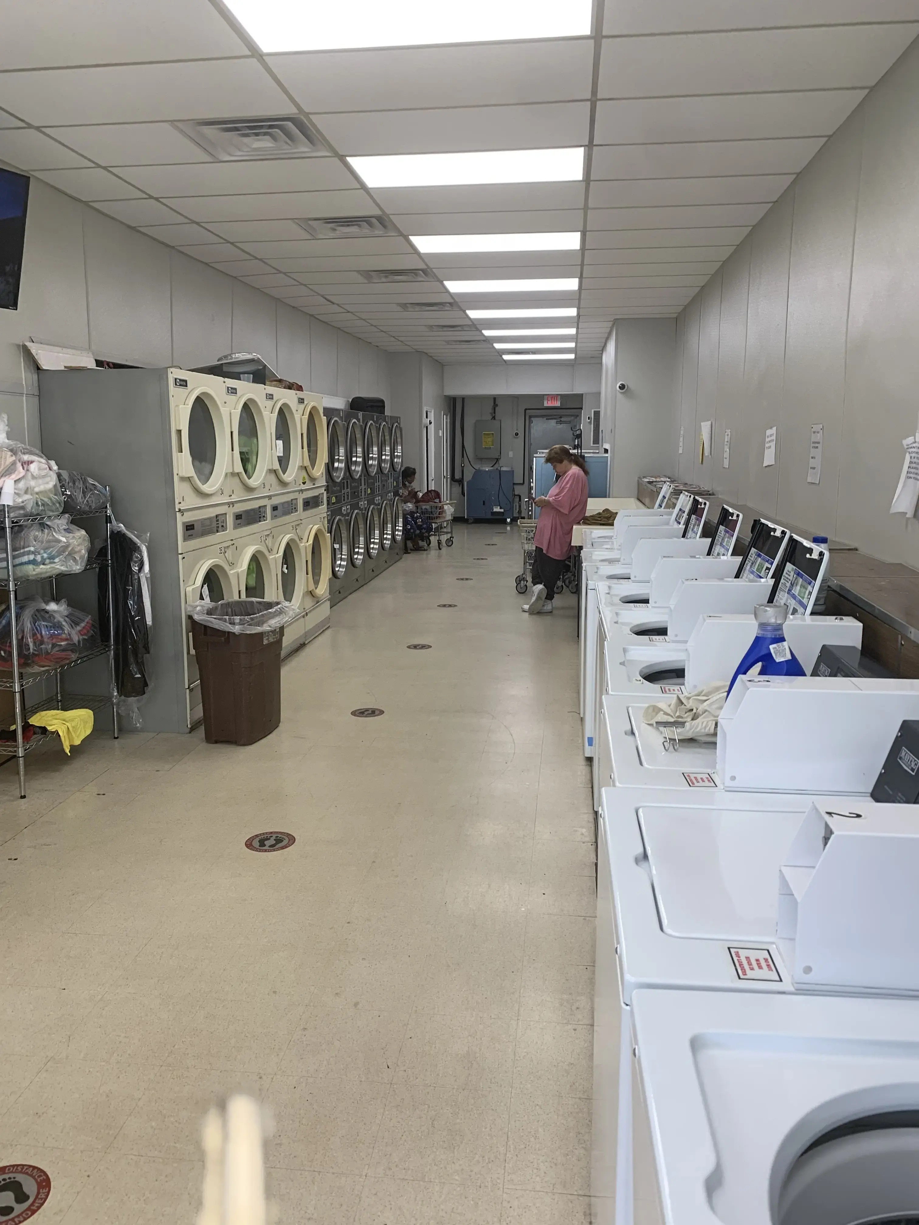 Cookie's Laundromat - Image 16