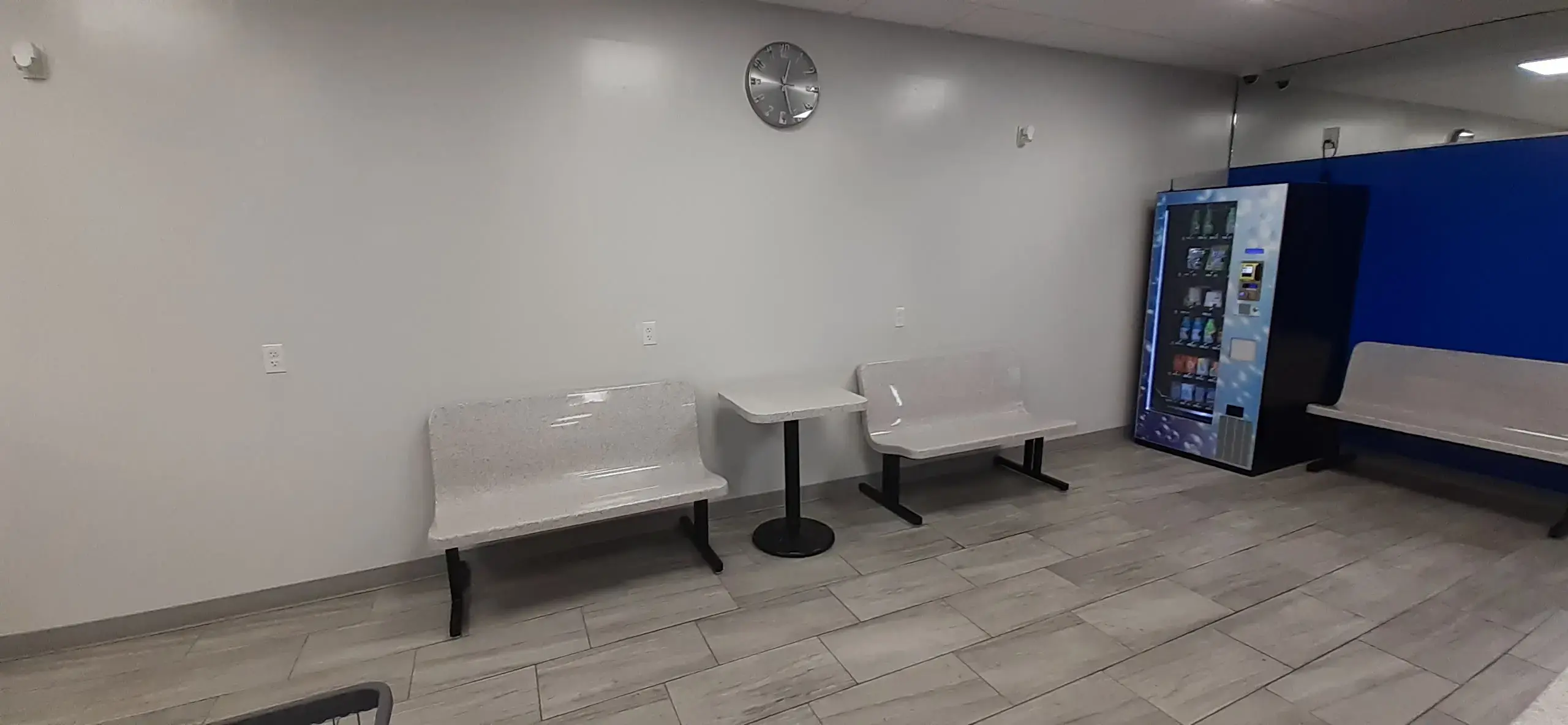 Cooling Springs Laundromat Broad Street - Image 8