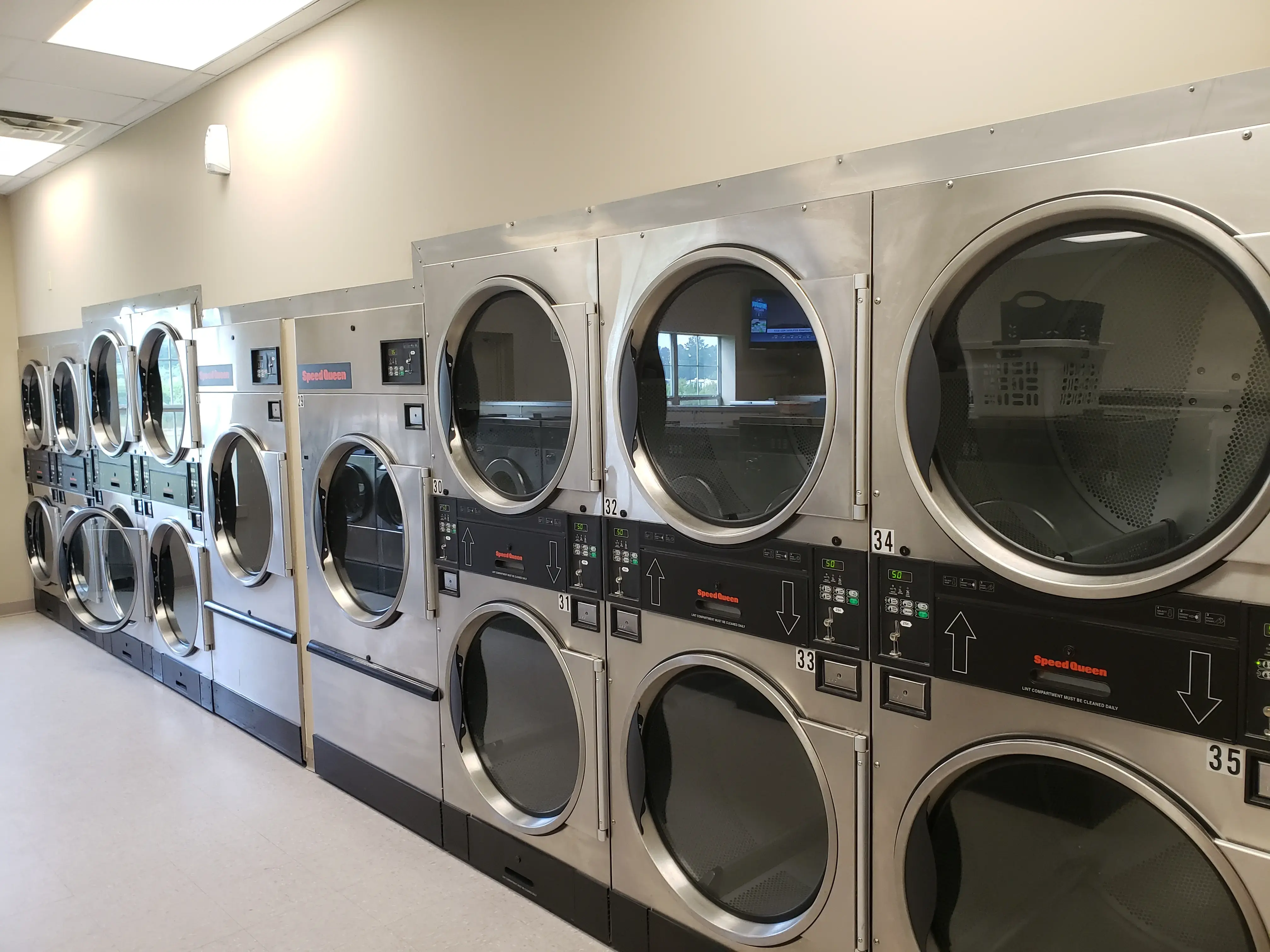 Cooling Springs Laundromat thumbnail 4