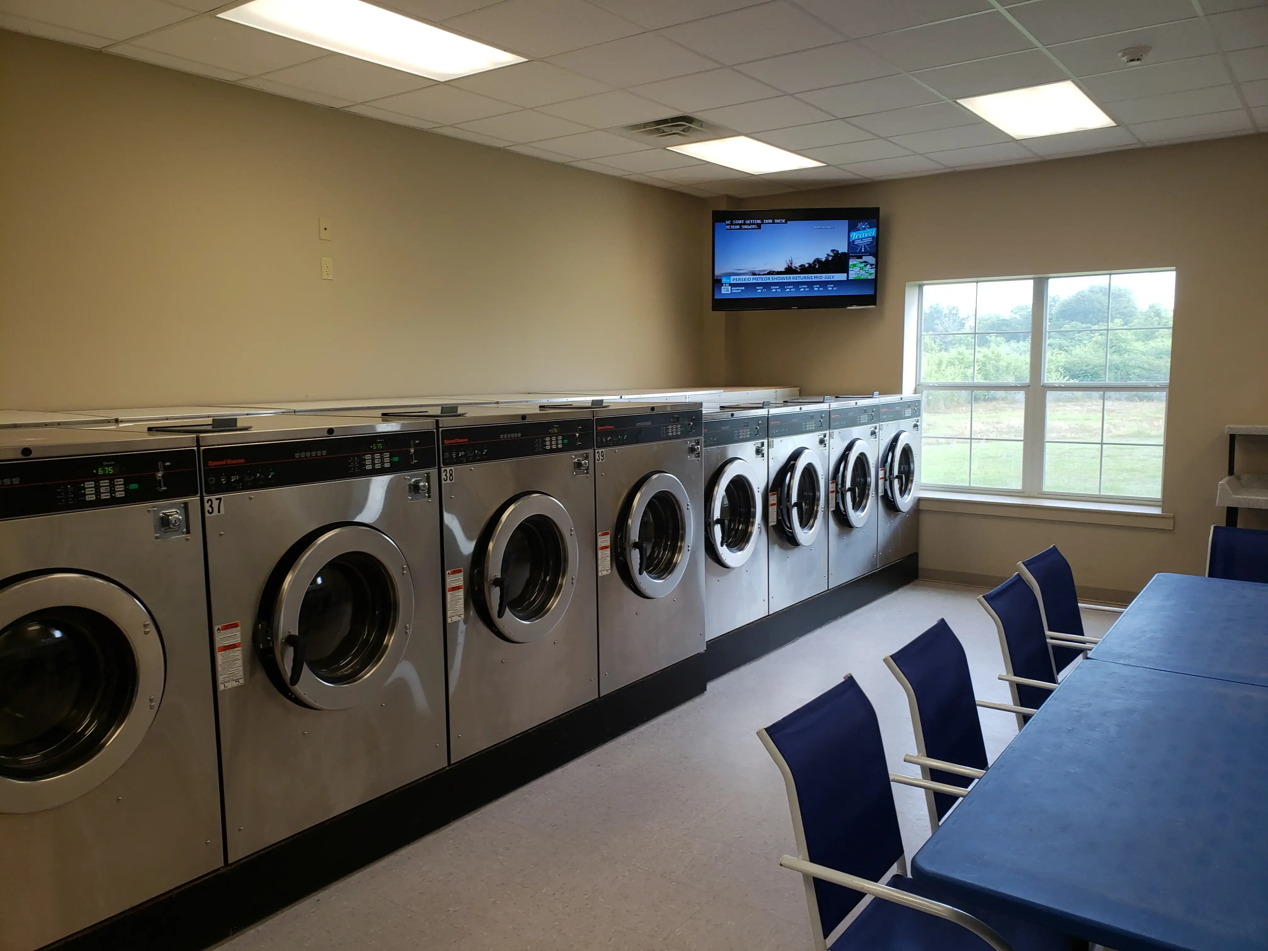 Cooling Springs Laundromat thumbnail 10