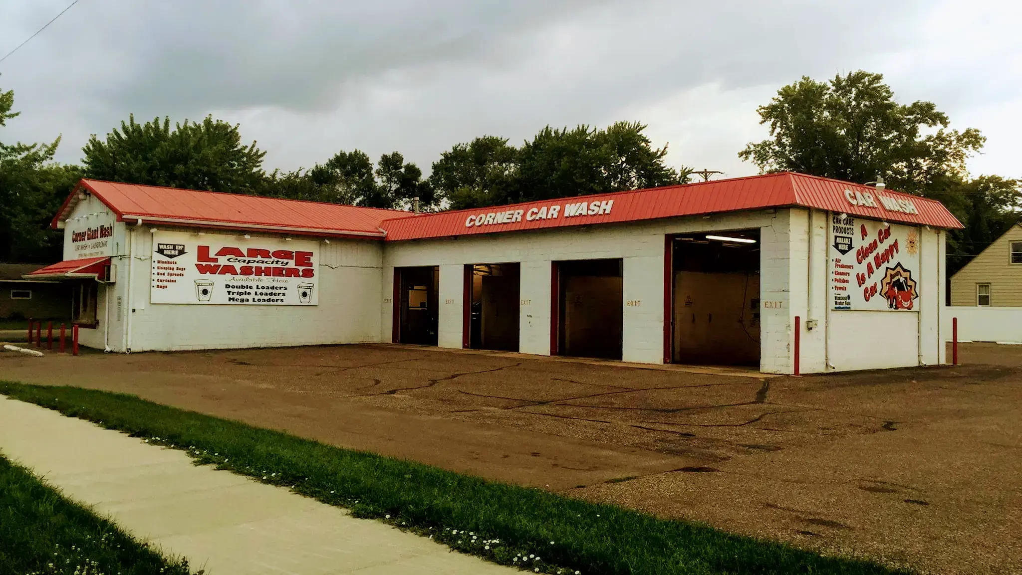 Corner Giant Wash & Laundromat thumbnail 1