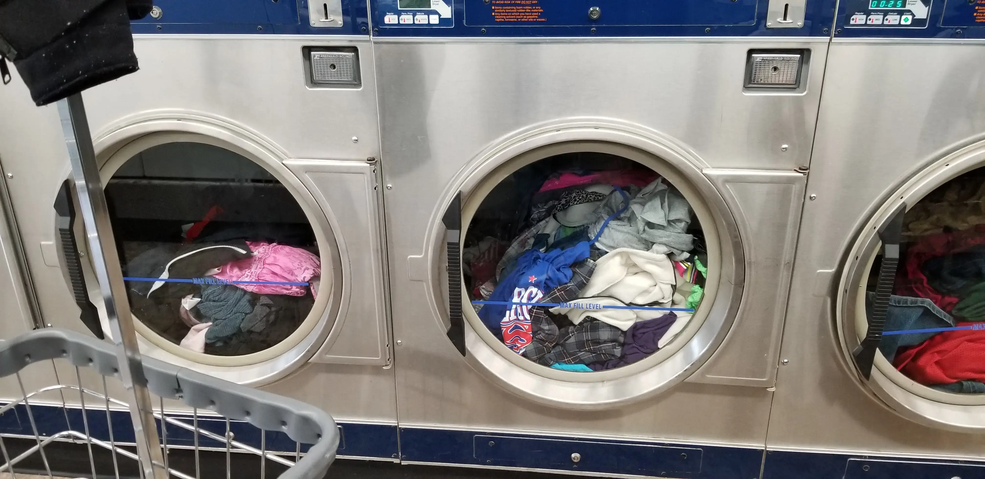 Corner Giant Wash & Laundromat thumbnail 10