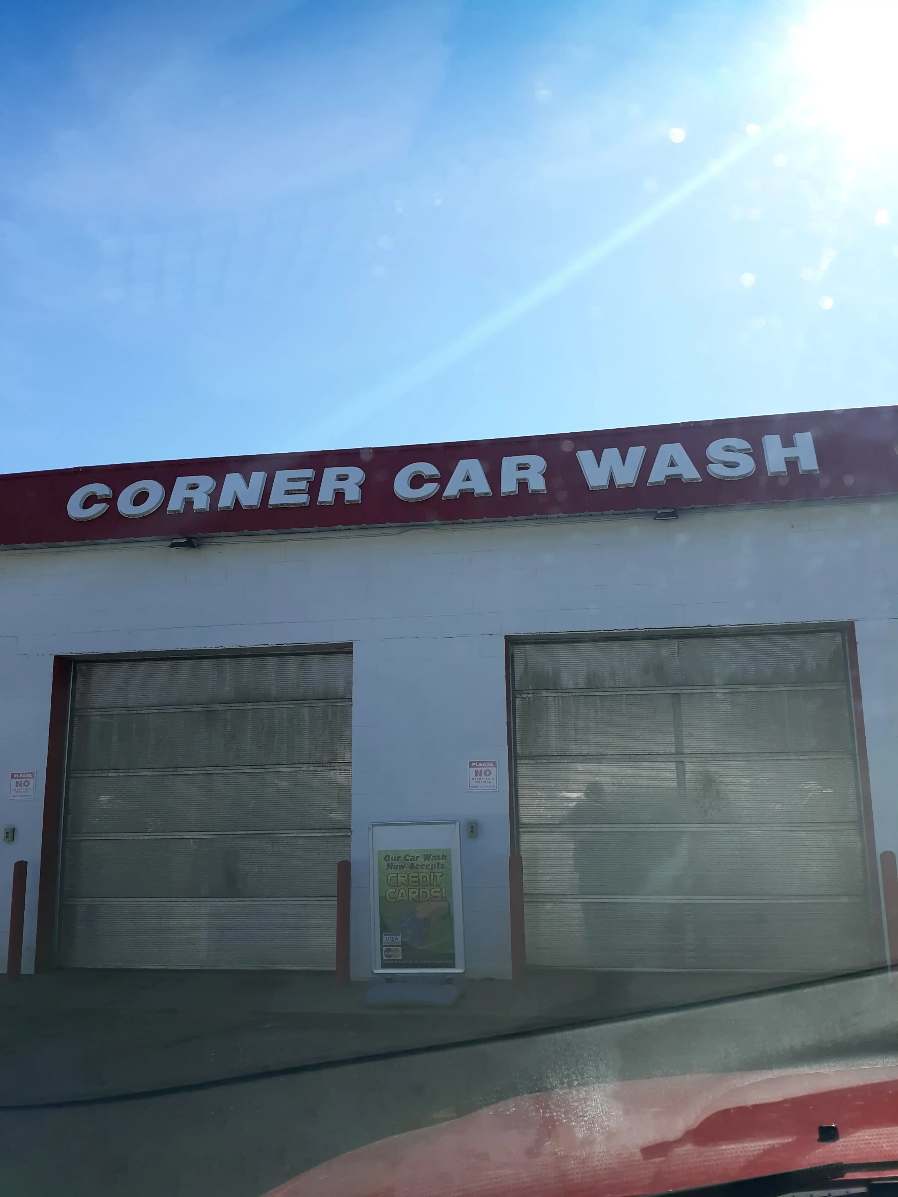 Corner Giant Wash & Laundromat - Image 13